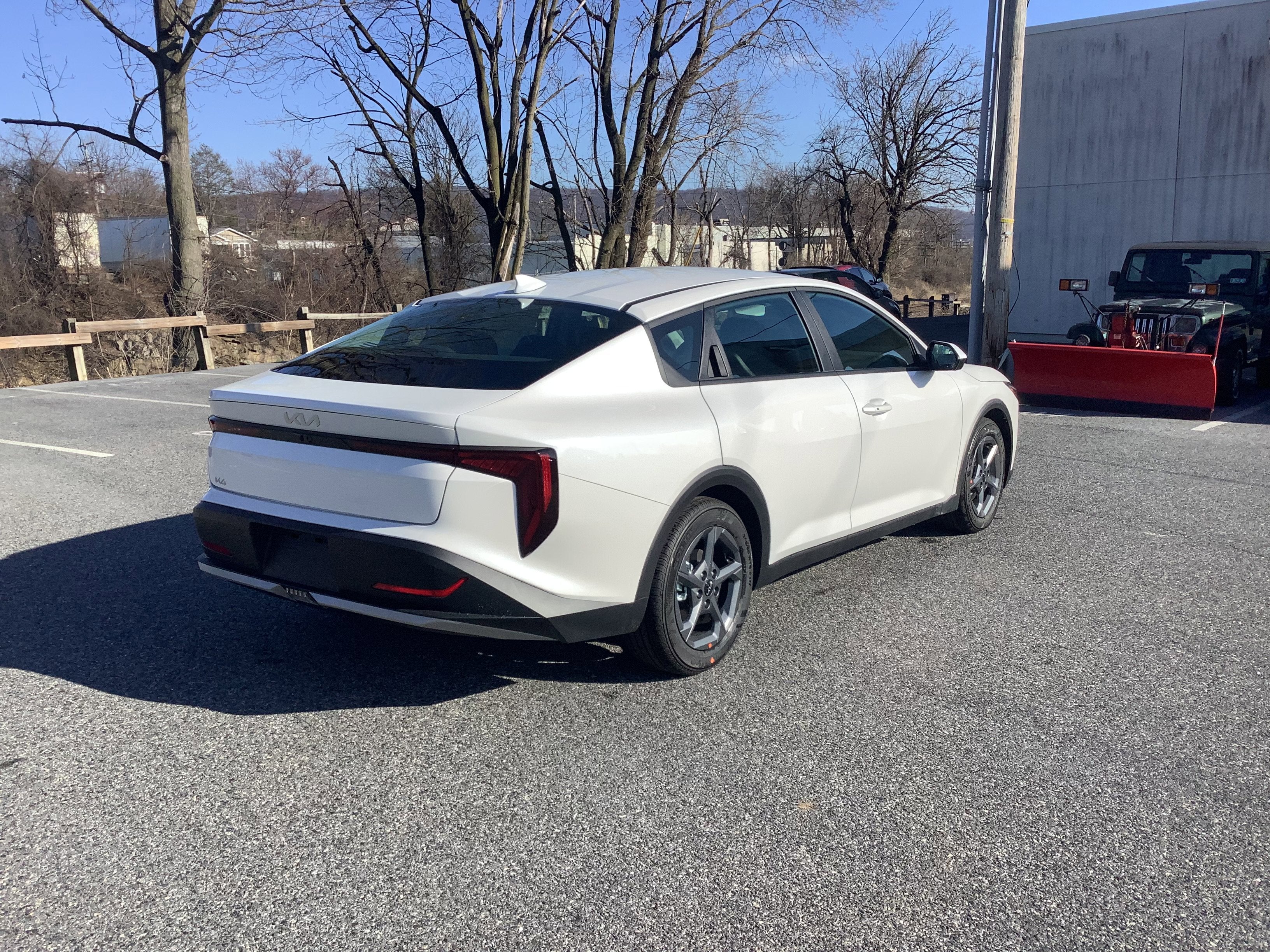 2026 Kia K4 LXS