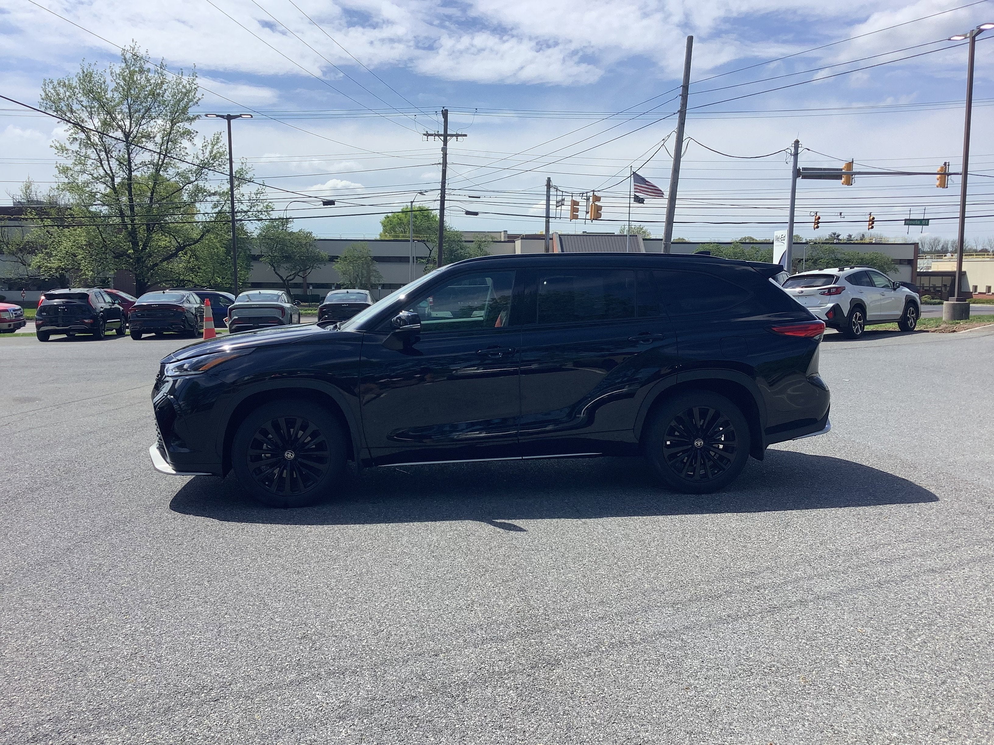 2023 Toyota Highlander Base