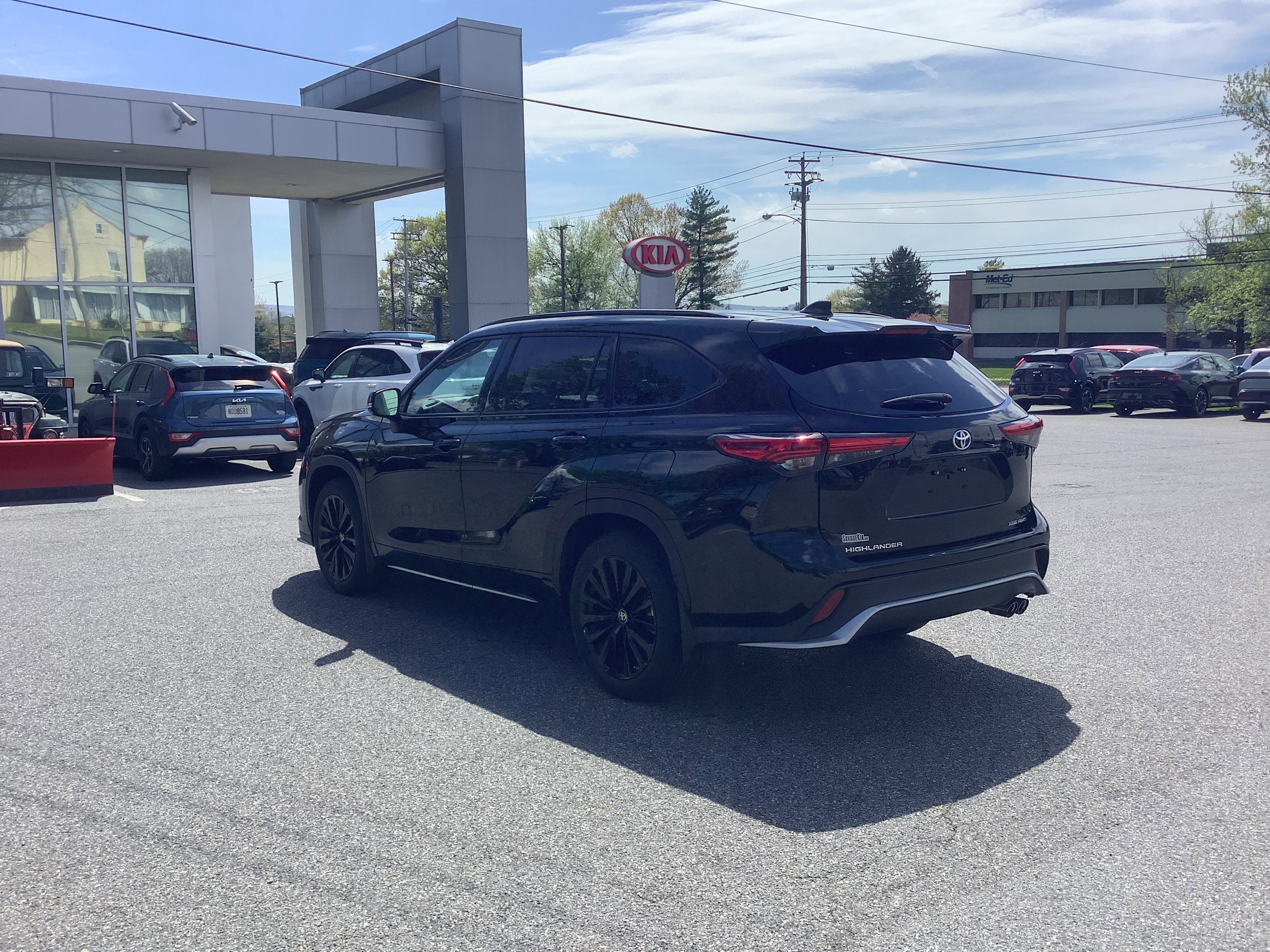 2023 Toyota Highlander Base