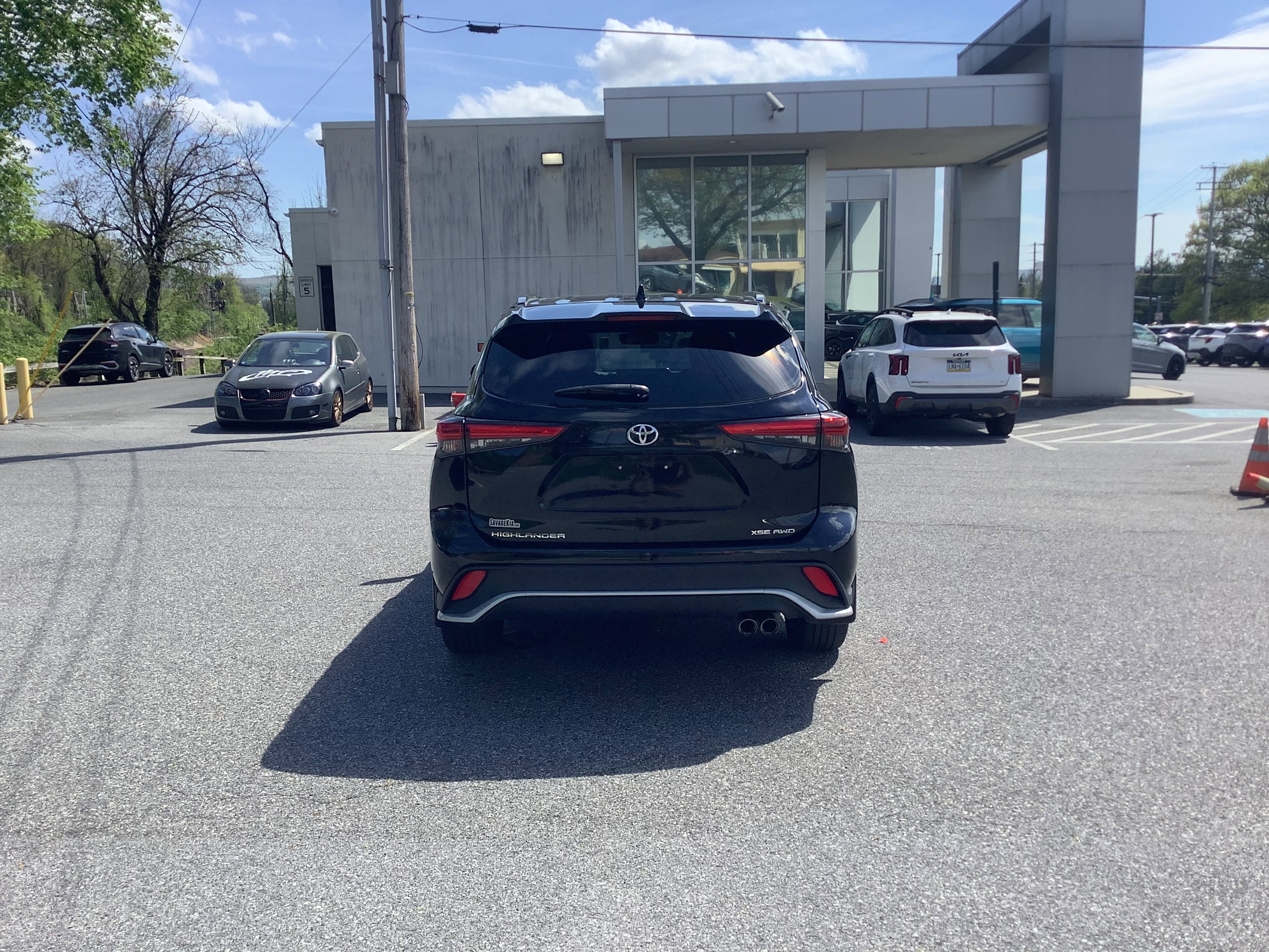 2023 Toyota Highlander Base