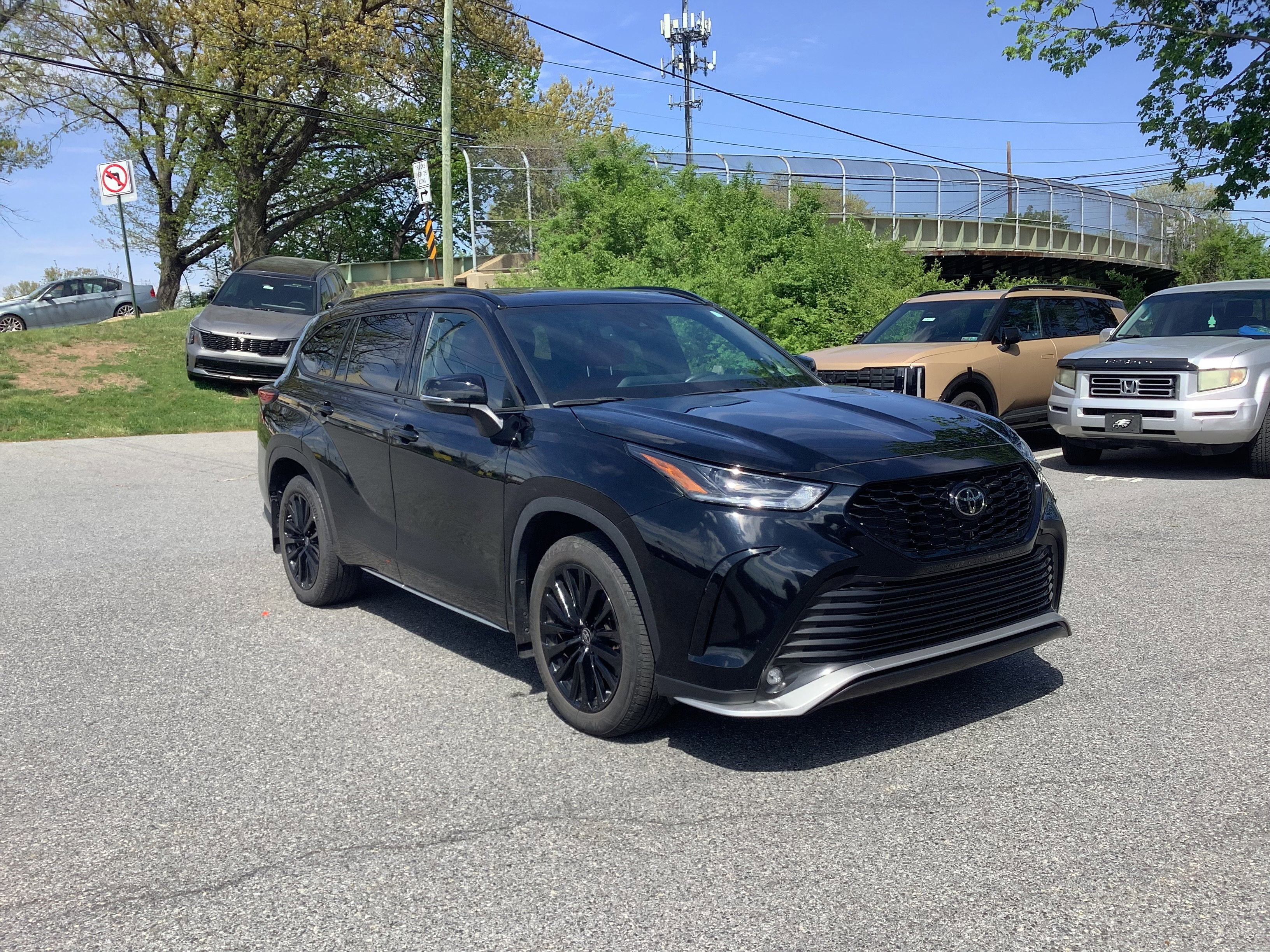 2023 Toyota Highlander Base