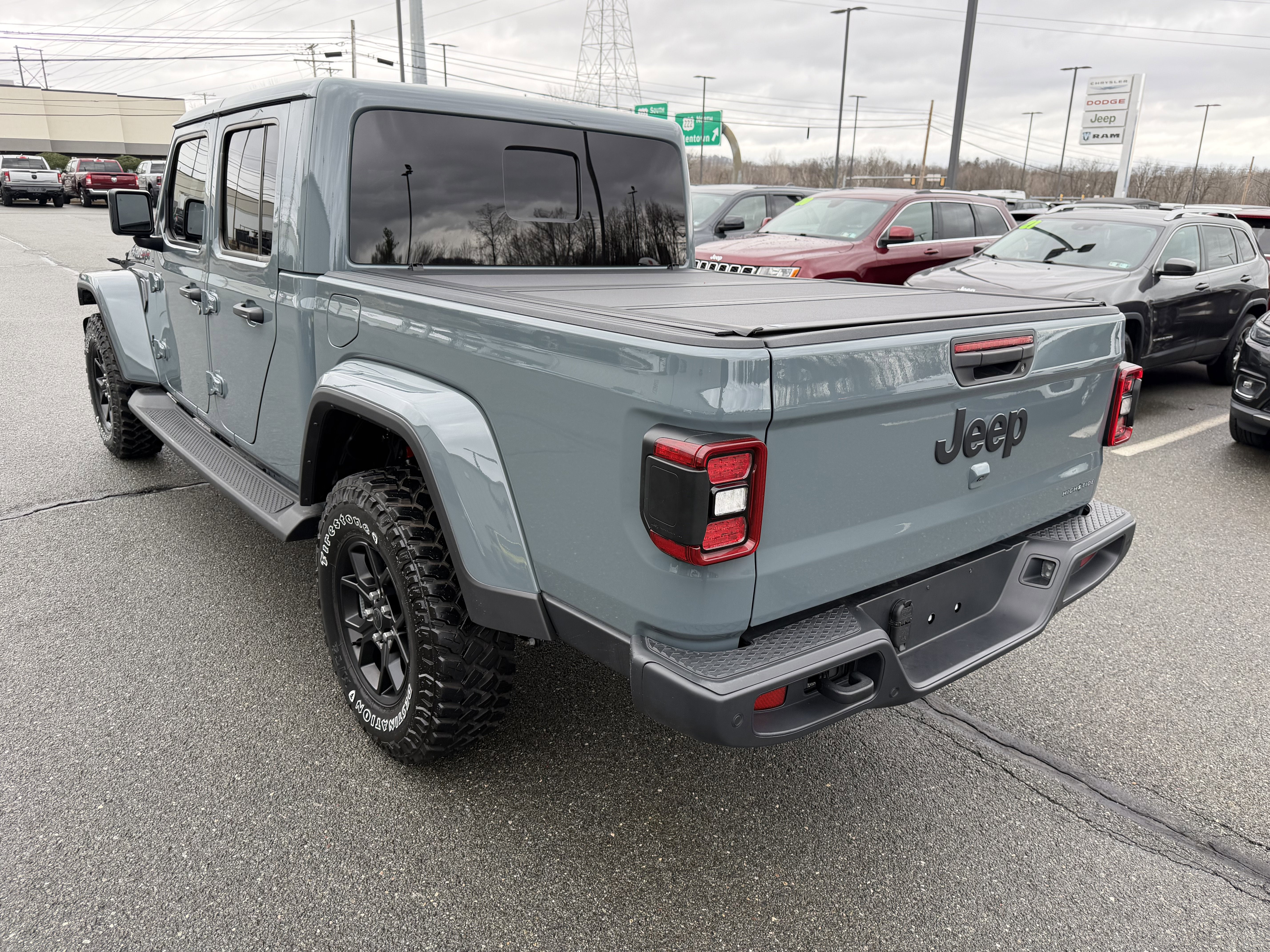 2025 Jeep Gladiator High Tide