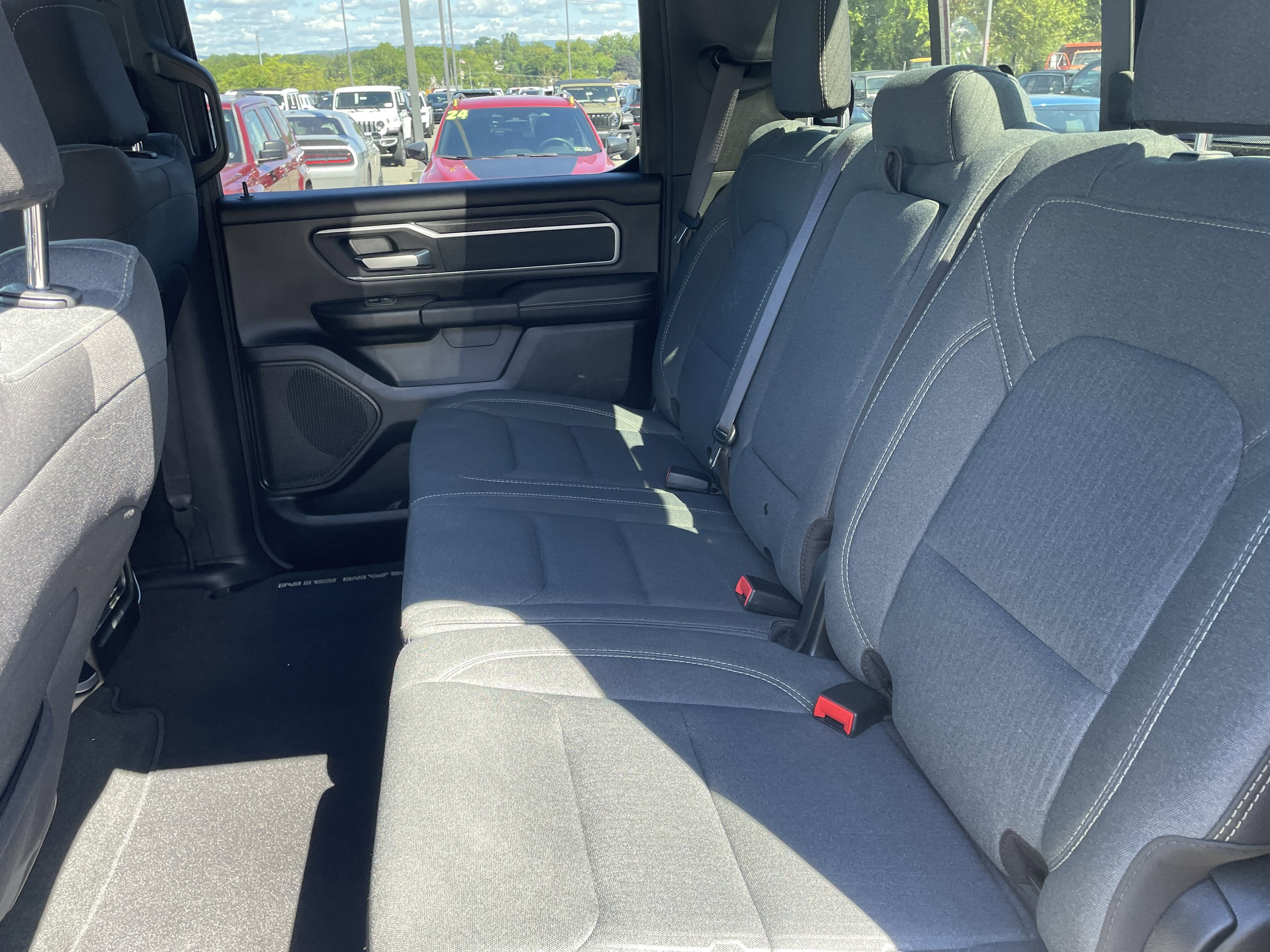 2022 RAM 1500 Big Horn Crew Cab 4x4 5'7' Box