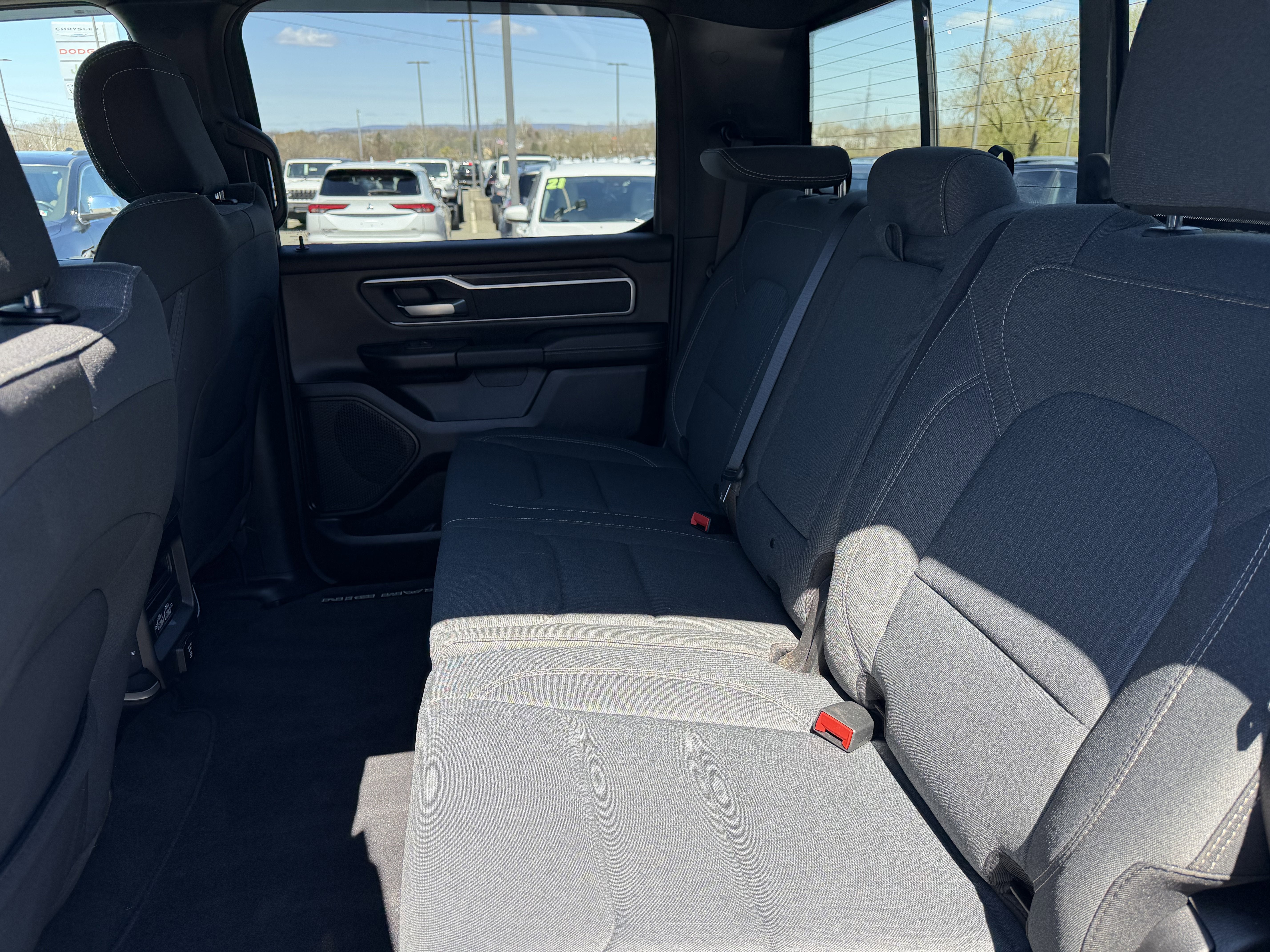 2022 RAM 1500 Big Horn Crew Cab 4x4 5'7' Box