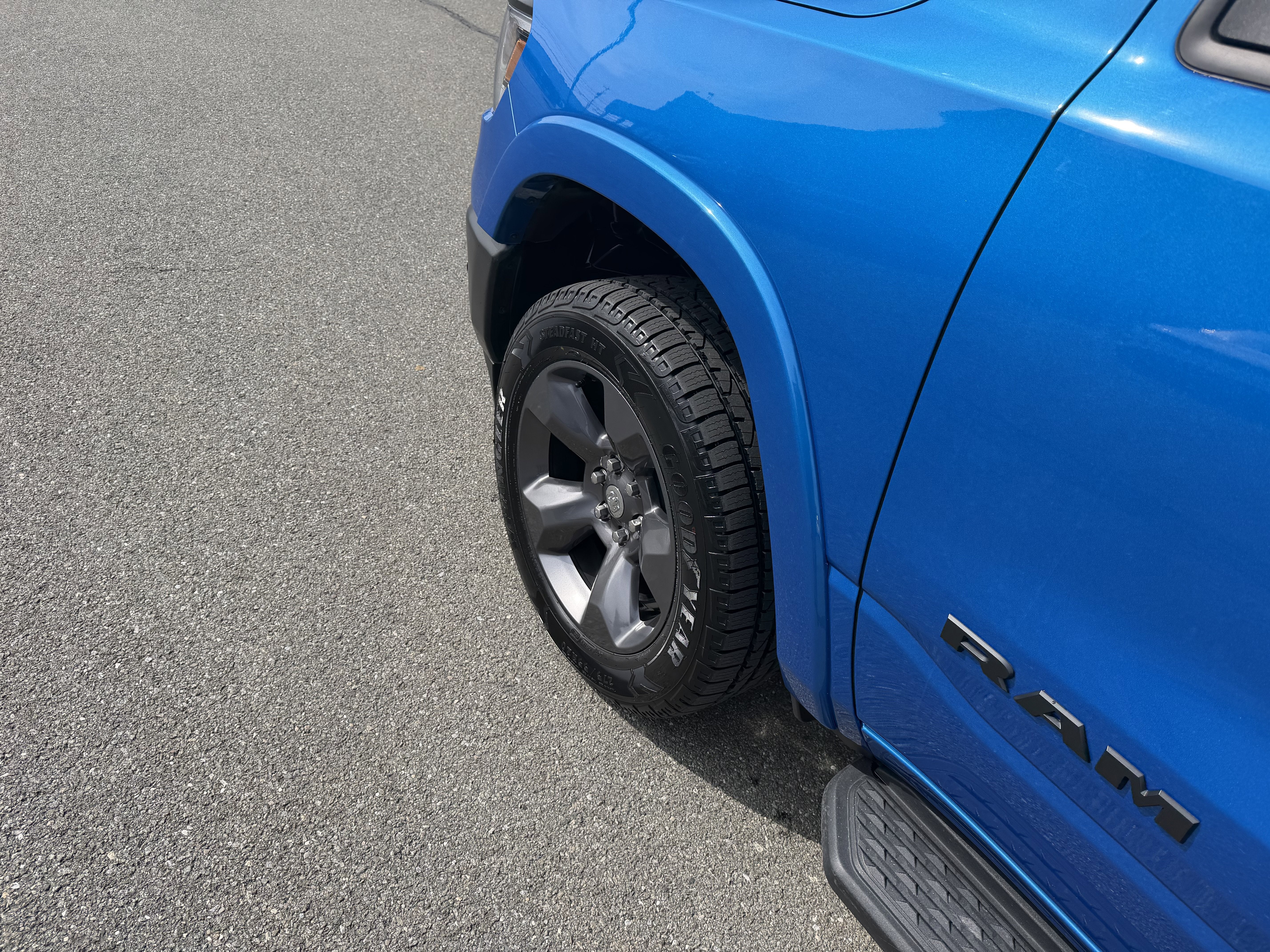 2023 RAM 1500 Big Horn Crew Cab 4x4 5'7' Box