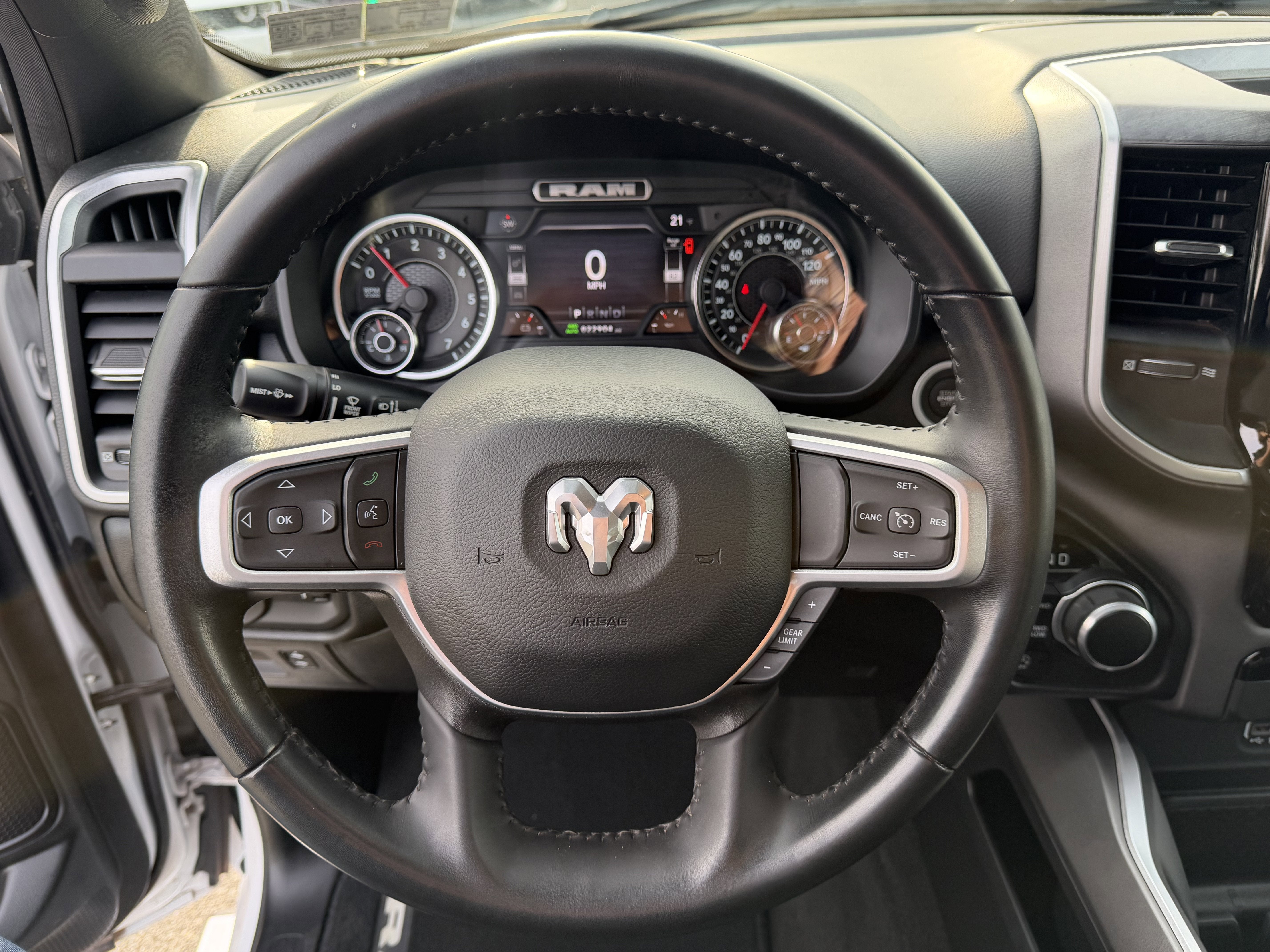 2022 RAM 1500 Big Horn Crew Cab 4x4 5'7' Box