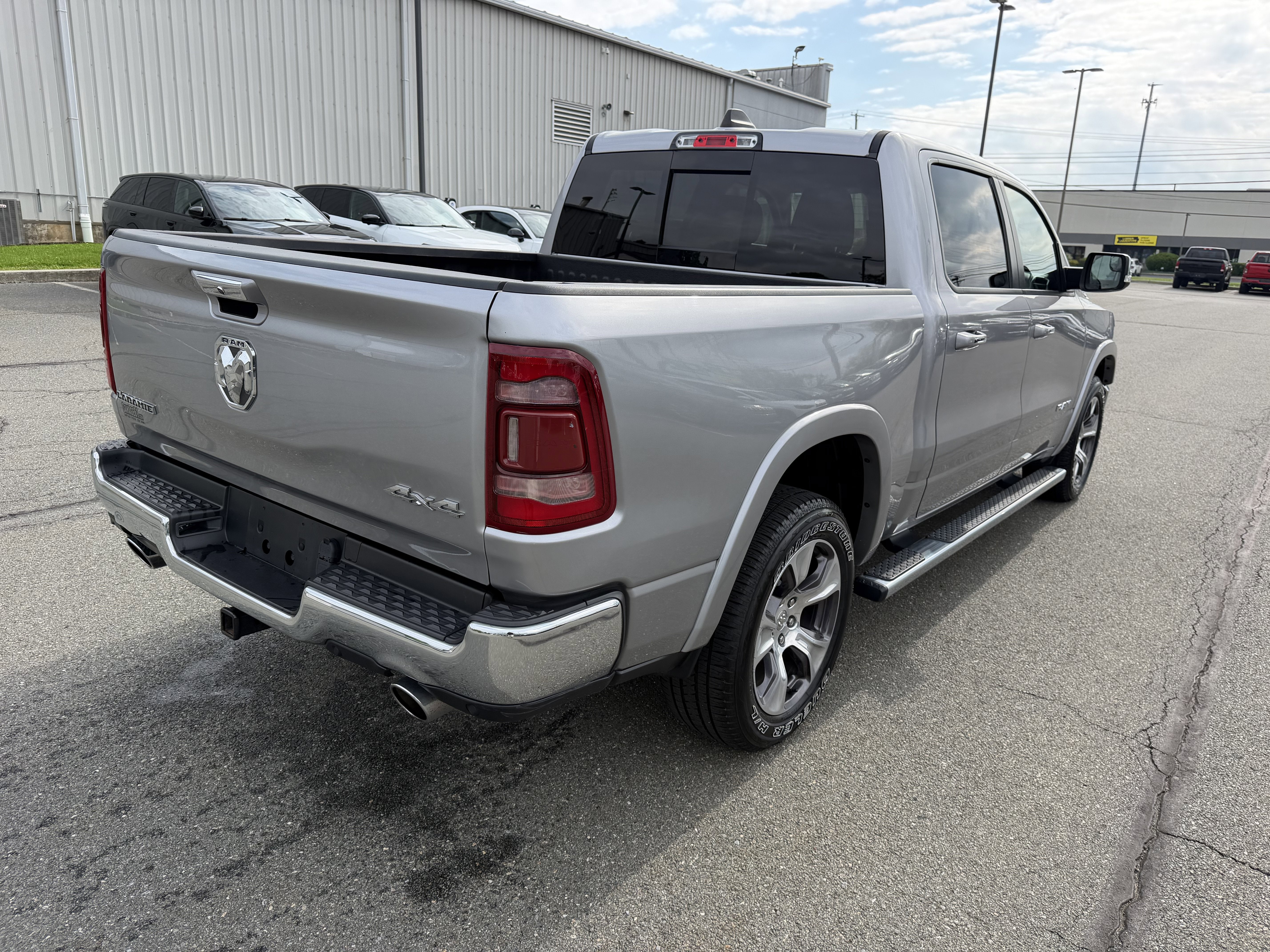 2022 RAM 1500 Laramie Crew Cab 4x4 5'7' Box