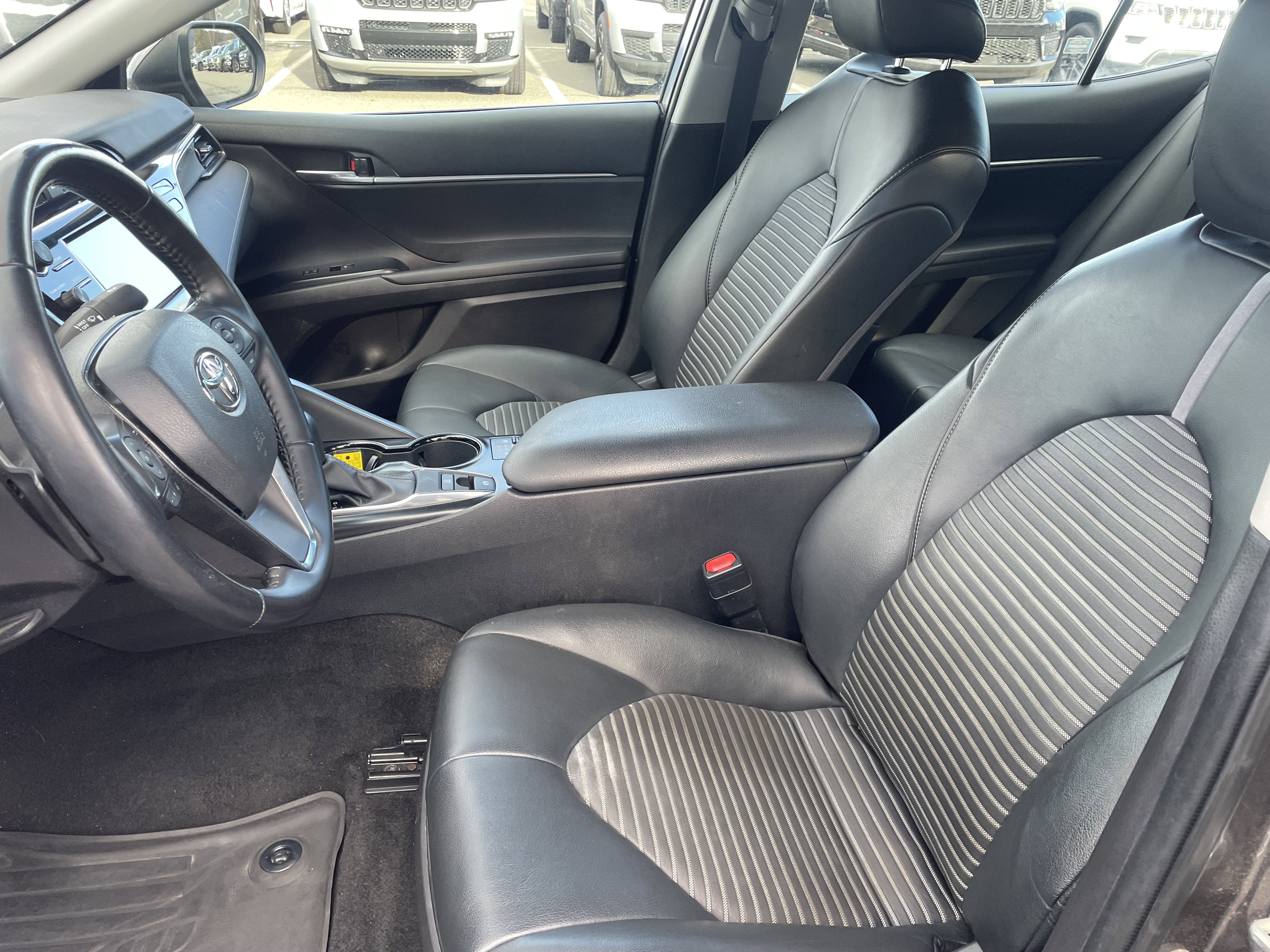 2020 Toyota Camry SE AWD