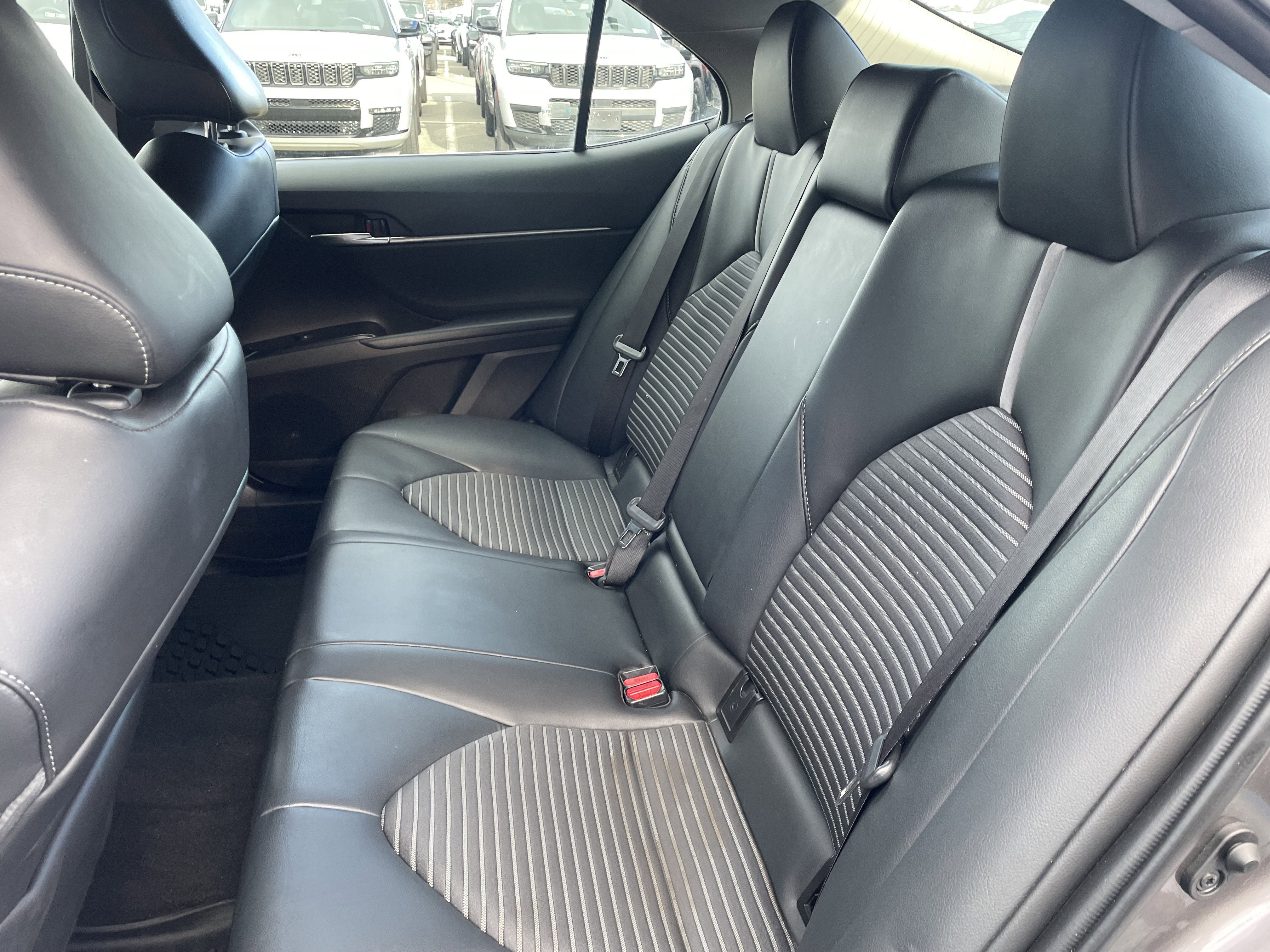 2020 Toyota Camry SE AWD