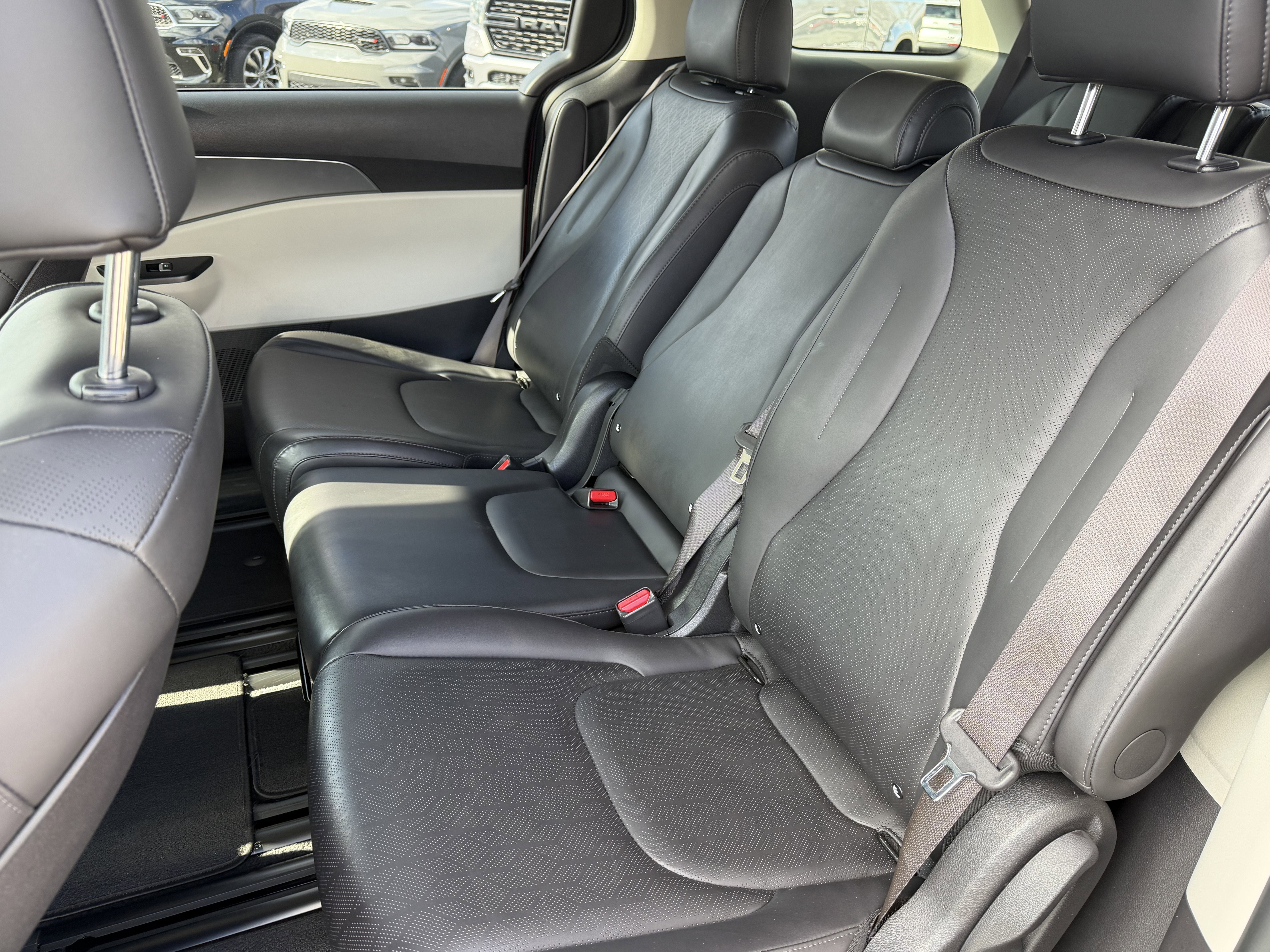2023 Kia Carnival MPV LX Seat Package