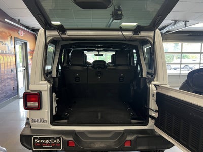 2022 Jeep Wrangler Unlimited Sahara Altitude 4x4