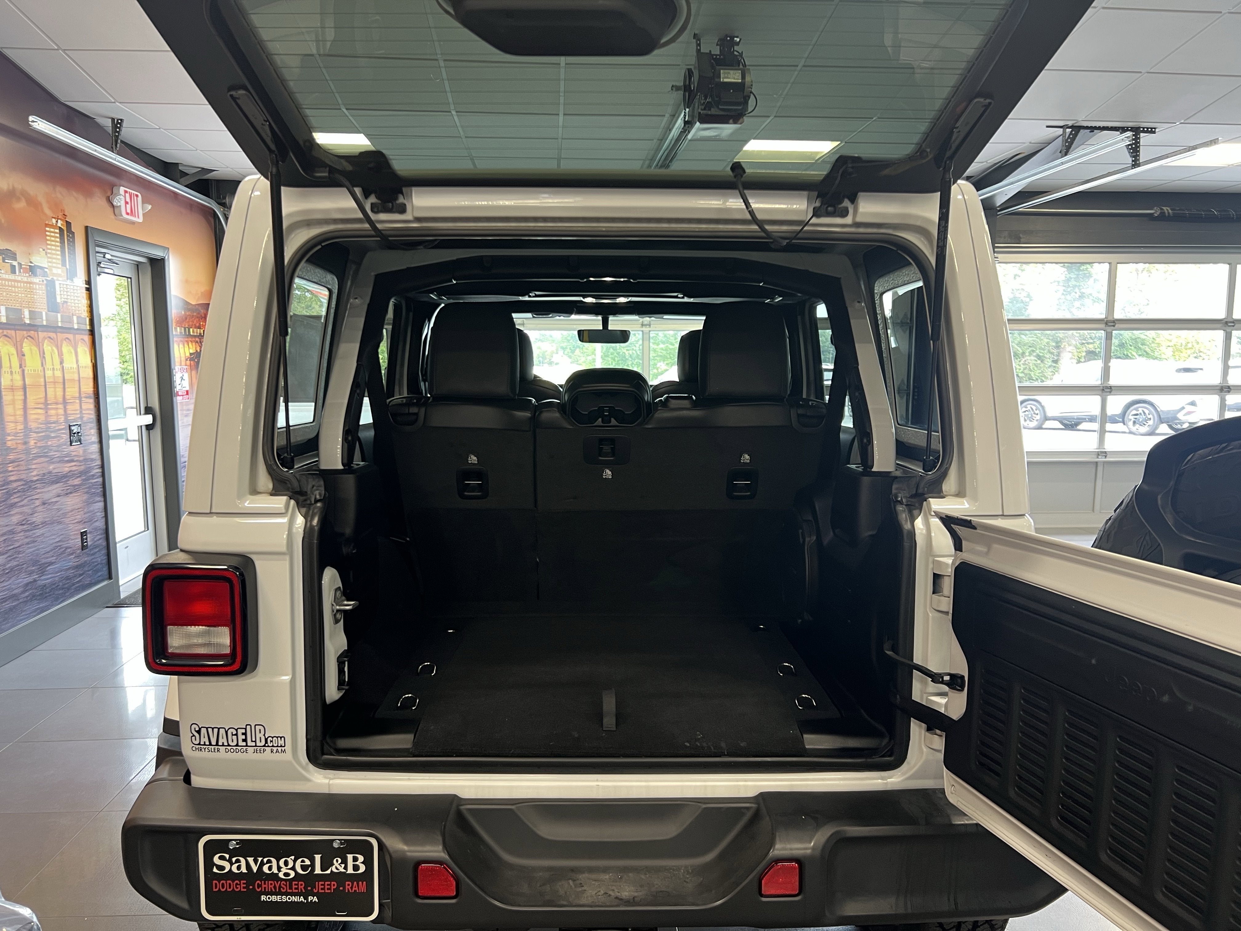 2022 Jeep Wrangler Unlimited Sahara Altitude 4x4