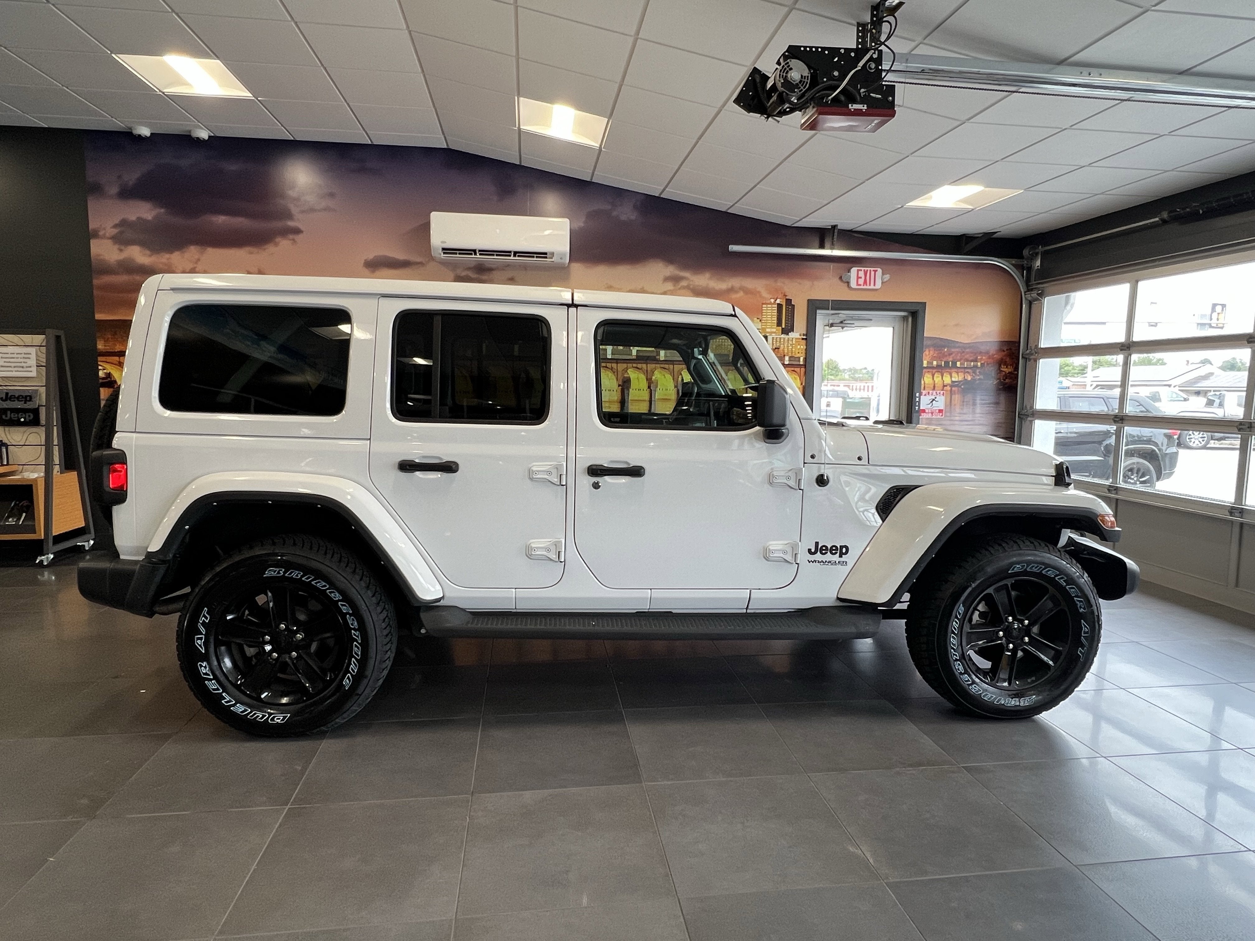 2022 Jeep Wrangler Unlimited Sahara Altitude 4x4