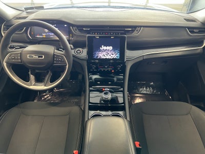 2023 Jeep Grand Cherokee Laredo 4x4