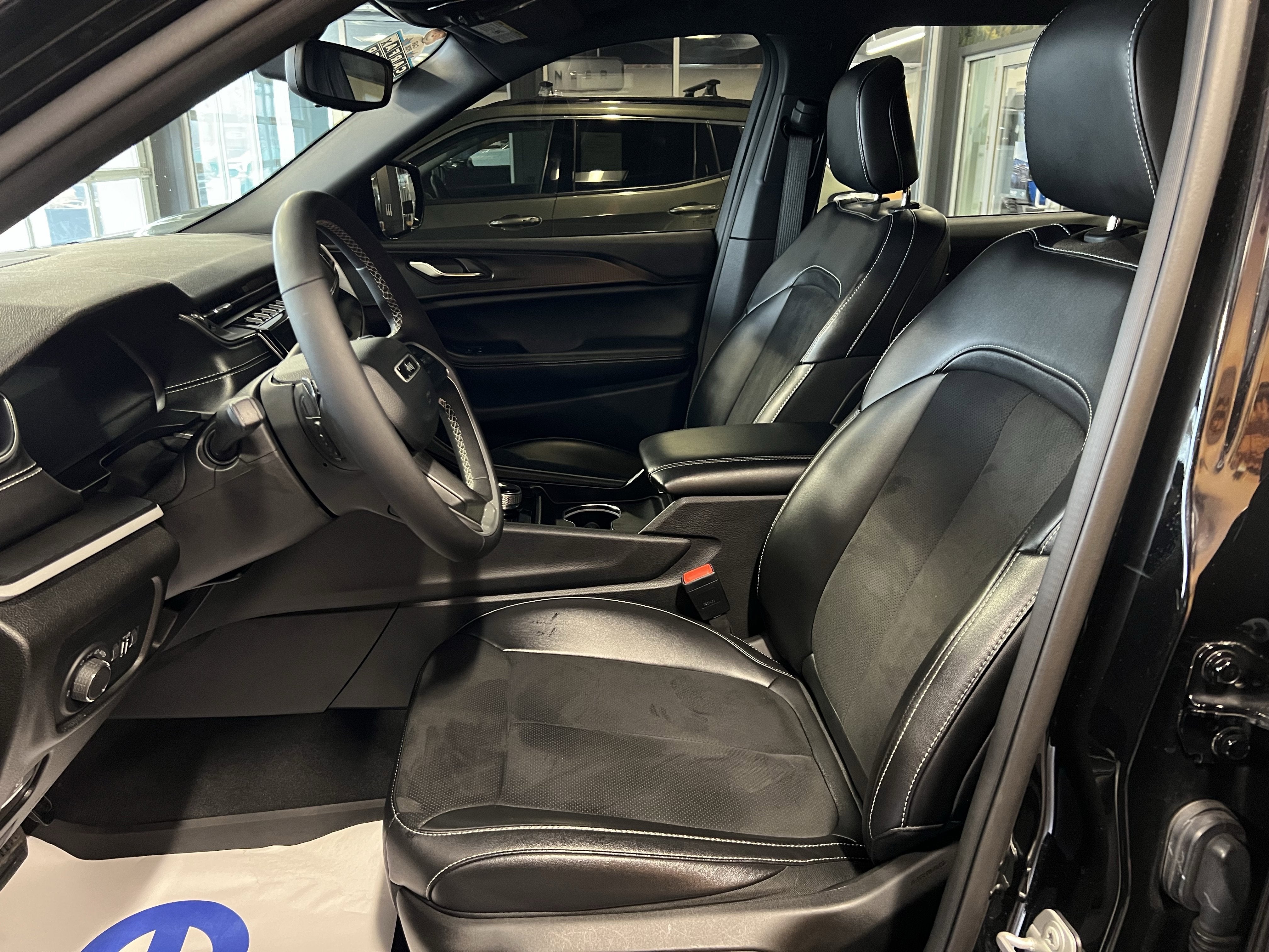 2024 Jeep Grand Cherokee L Altitude X 4x4