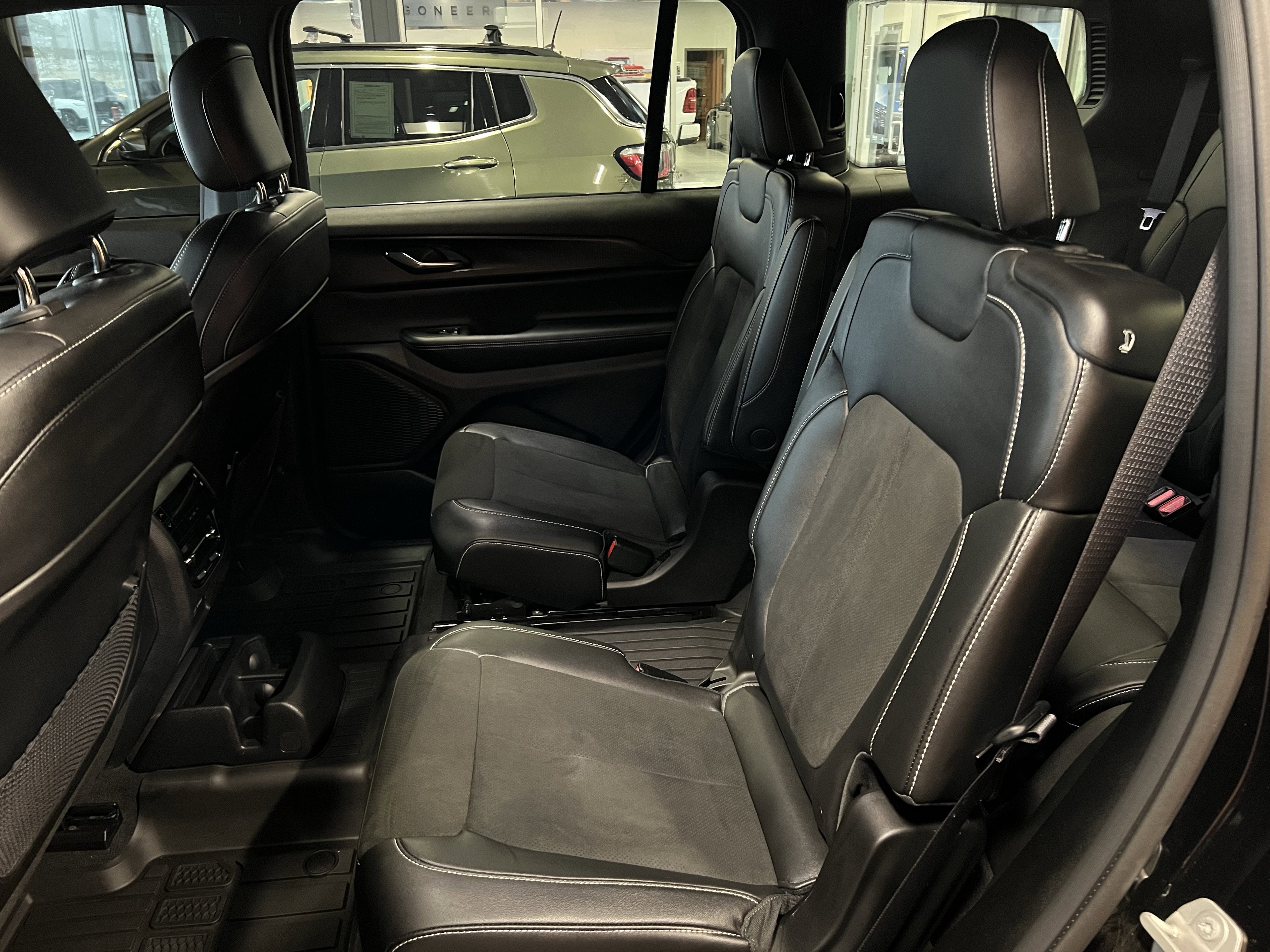 2024 Jeep Grand Cherokee L Altitude X 4x4