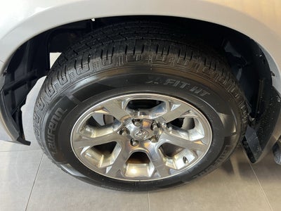 2017 RAM 1500 Laramie Crew Cab 4x4 5'7' Box