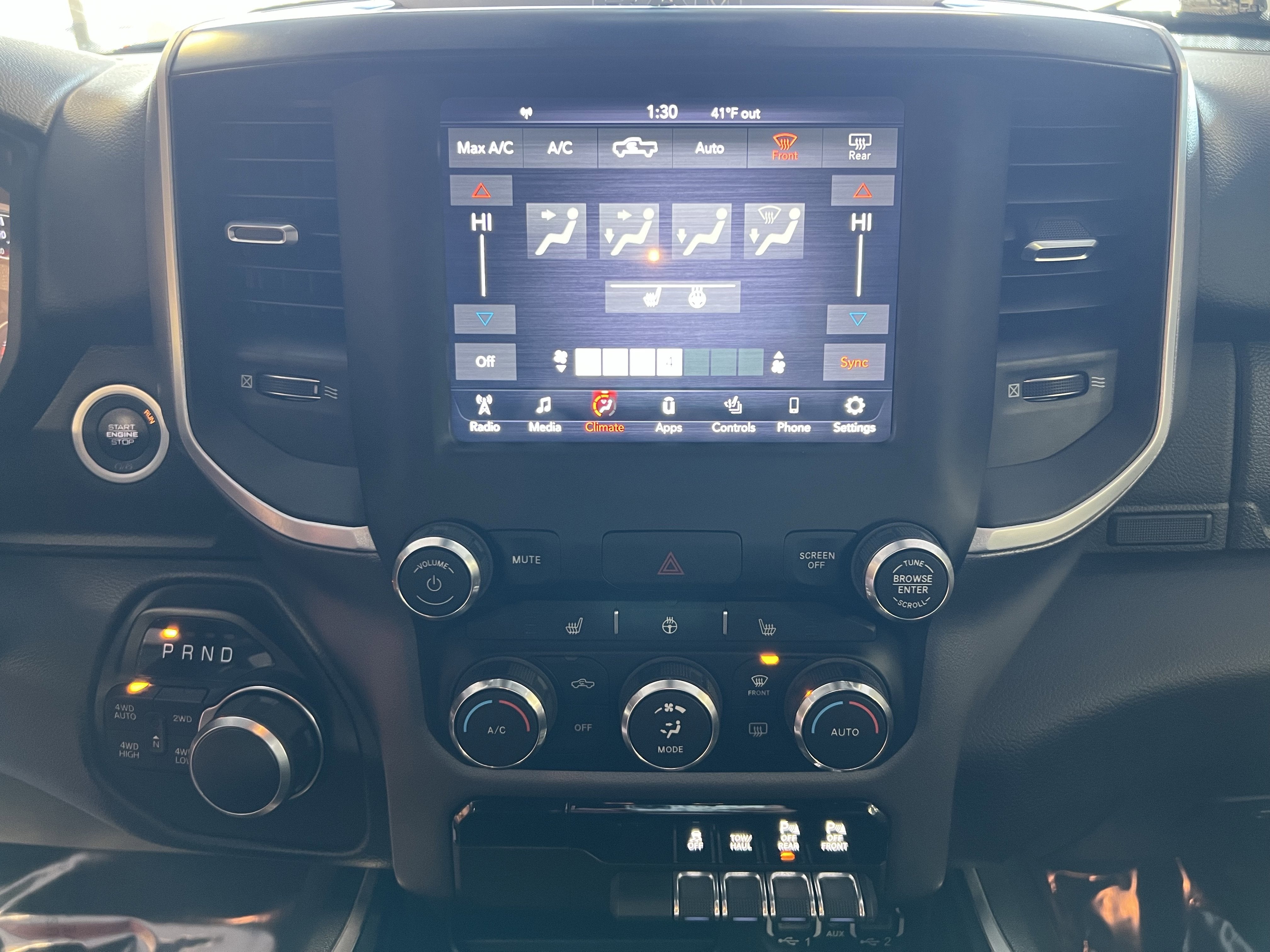 2020 RAM 1500 Big Horn Crew Cab 4x4 5'7' Box