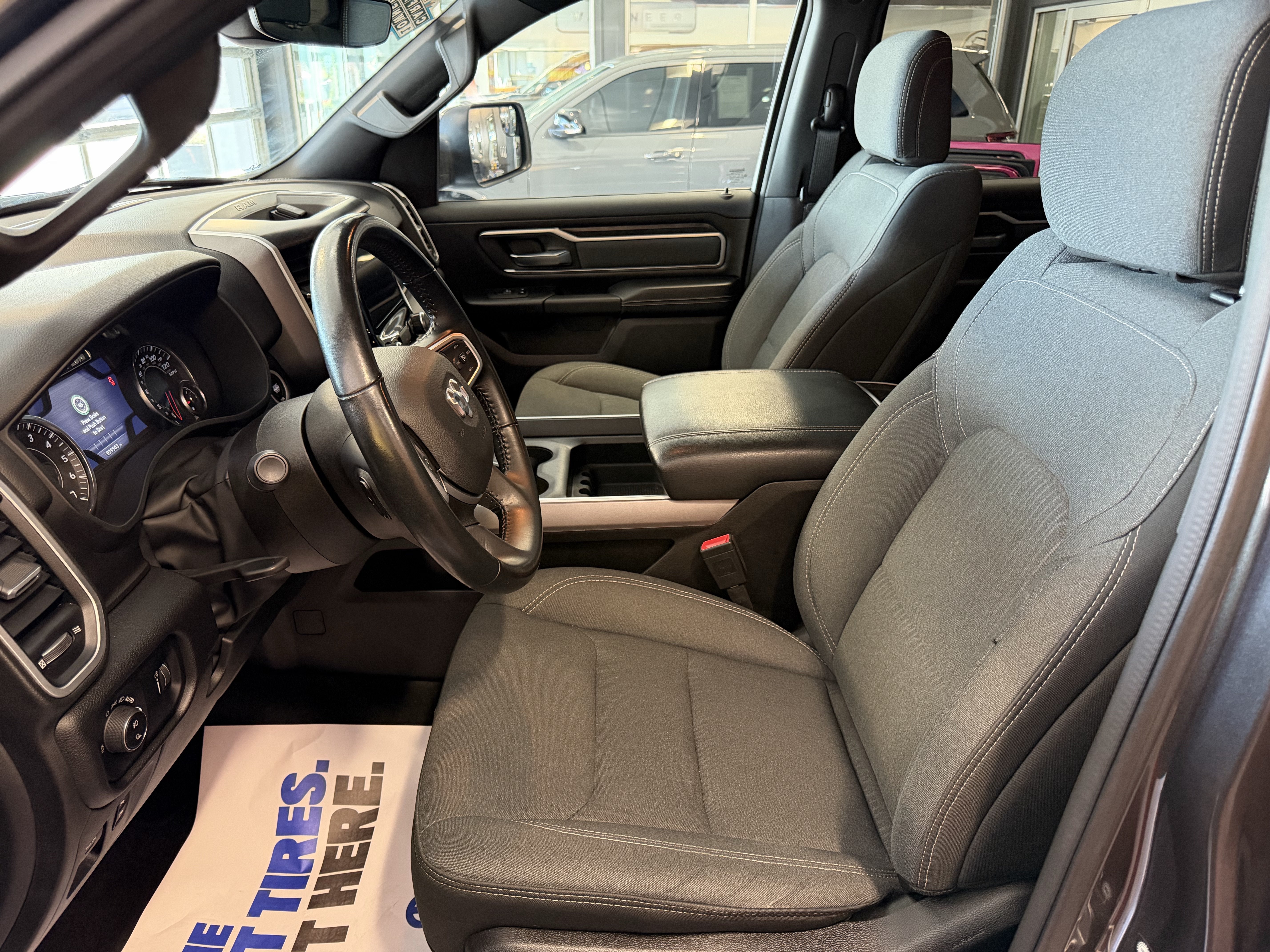 2022 RAM 1500 Big Horn Crew Cab 4x4 5'7' Box