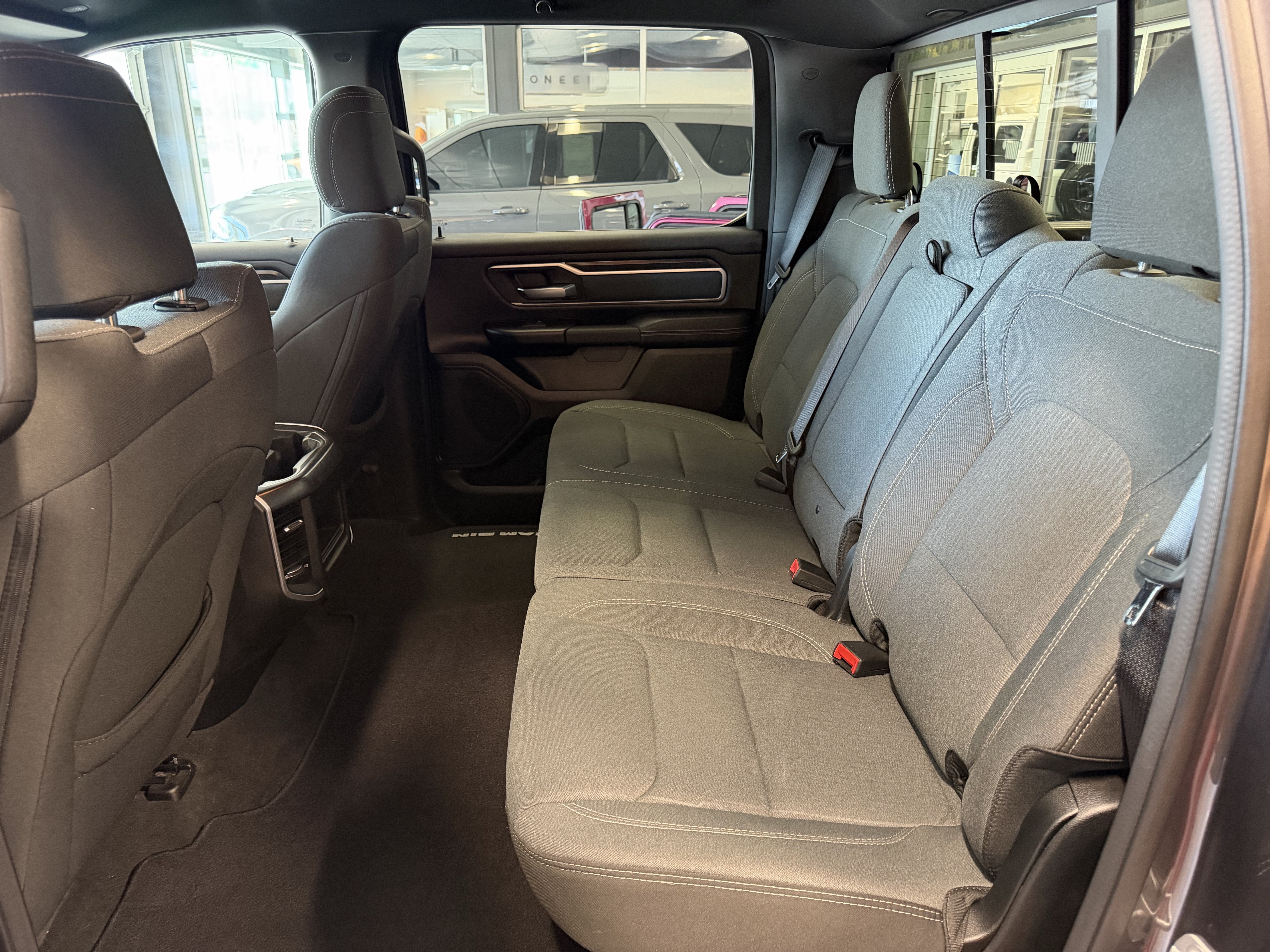 2022 RAM 1500 Big Horn Crew Cab 4x4 5'7' Box