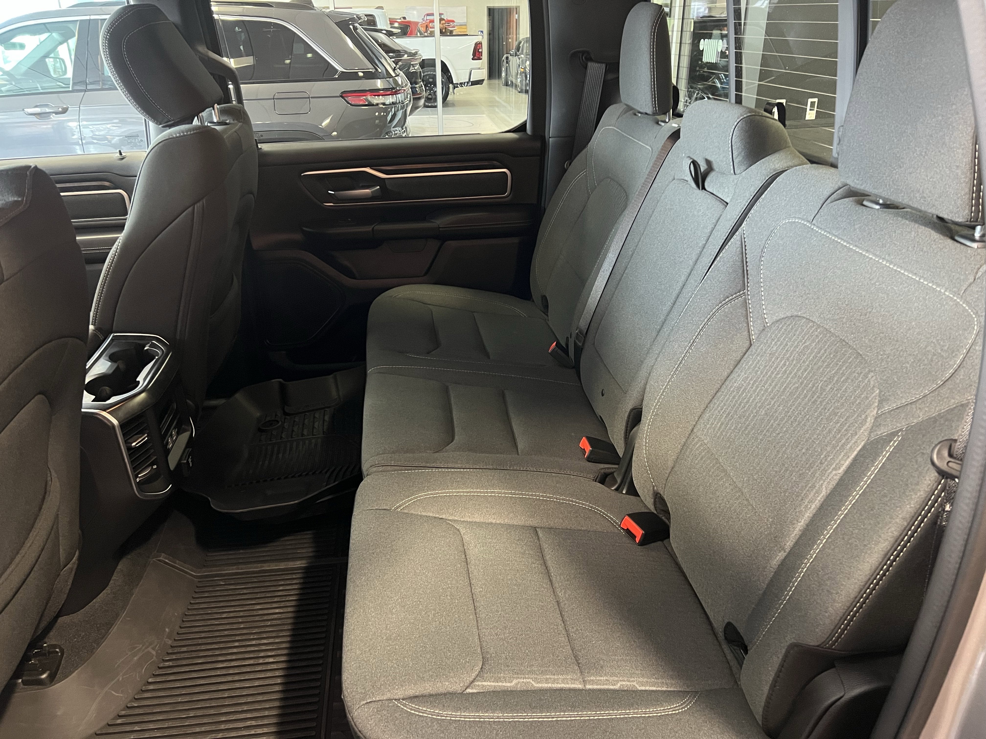 2022 RAM 1500 Big Horn Crew Cab 4x4 5'7' Box