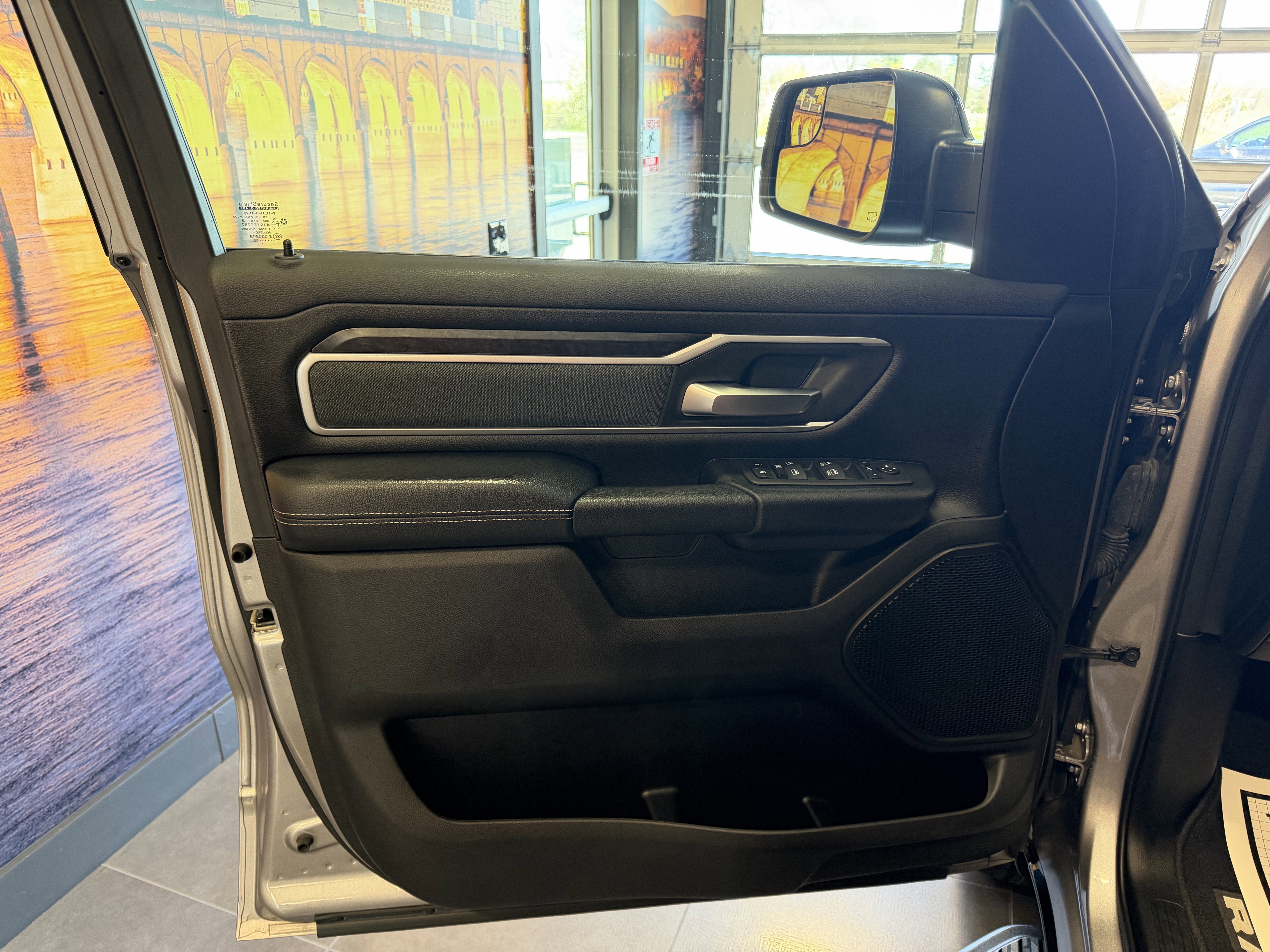 2022 RAM 1500 Big Horn Crew Cab 4x4 5'7' Box