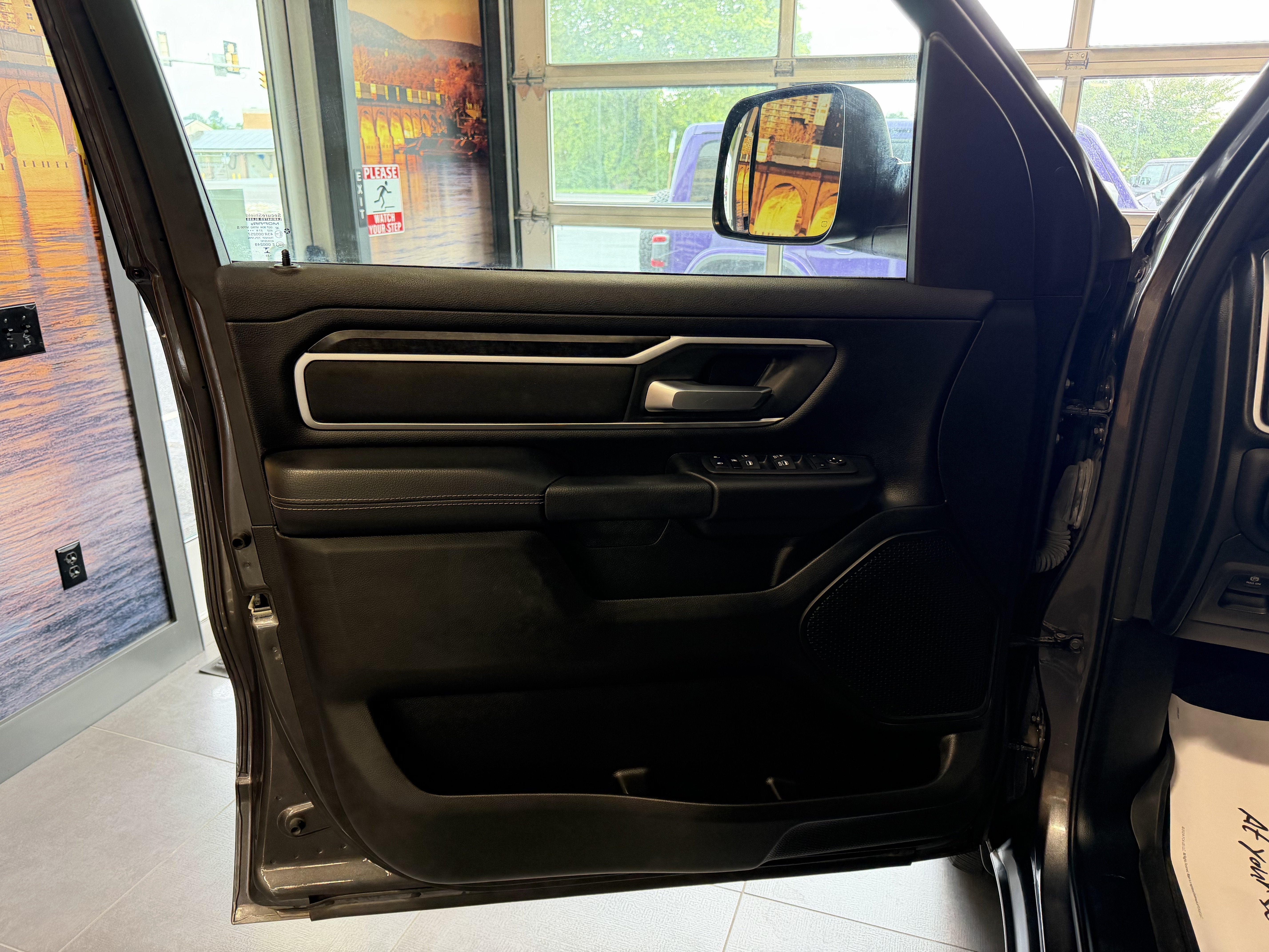 2023 RAM 1500 Big Horn Crew Cab 4x4 5'7' Box