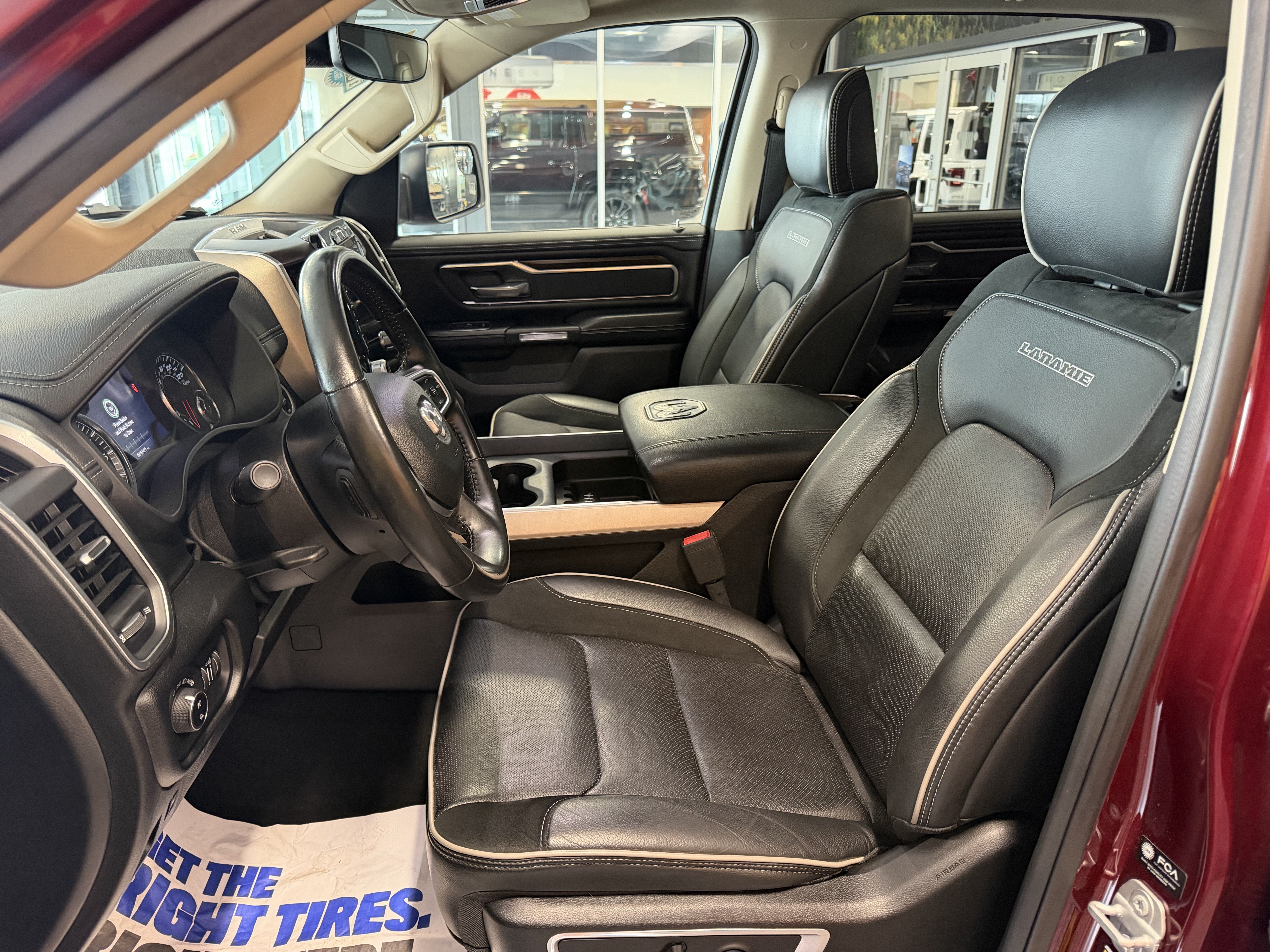 2021 RAM 1500 Laramie Crew Cab 4x4 5'7' Box