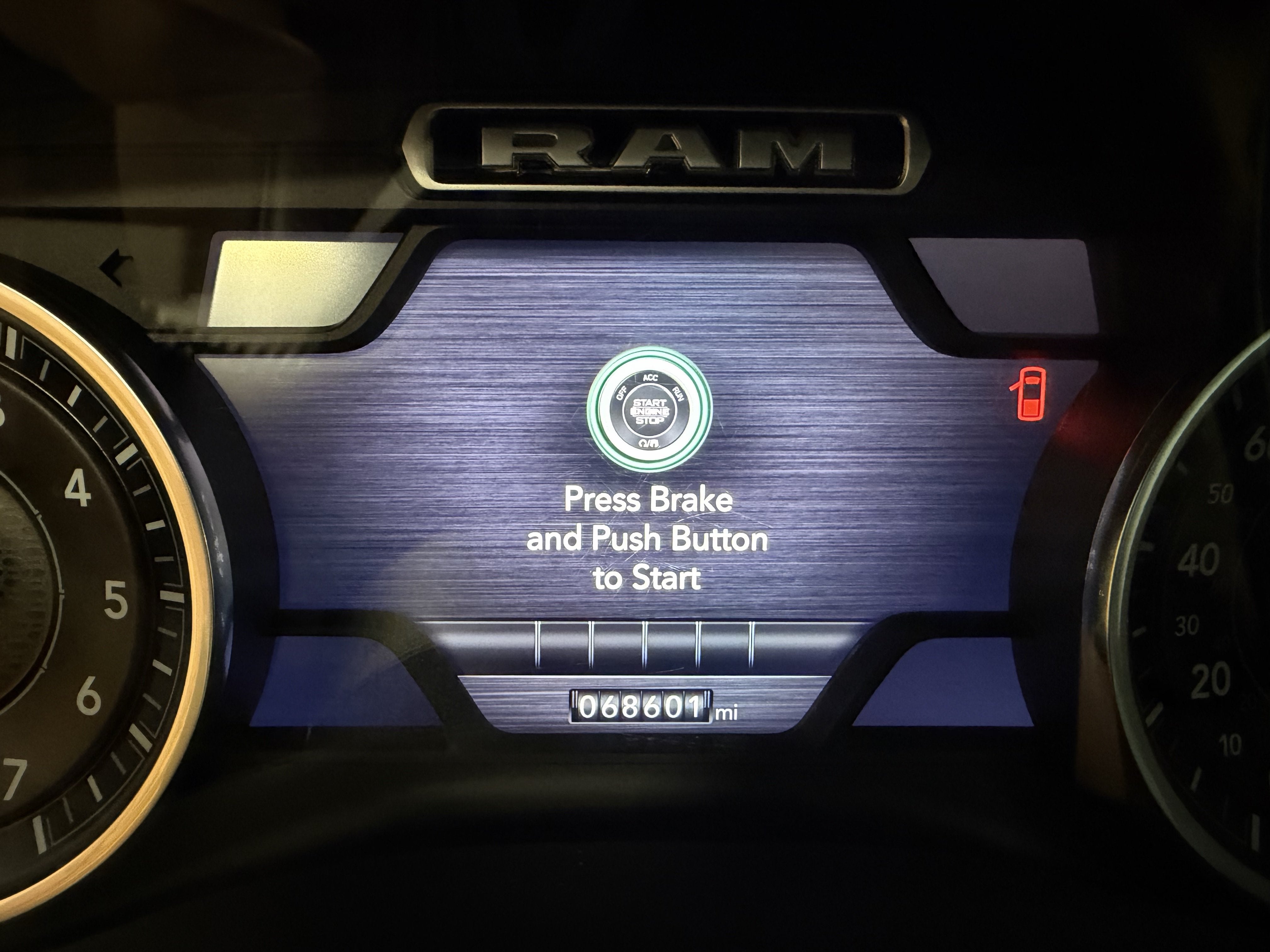 2021 RAM 1500 Laramie Crew Cab 4x4 5'7' Box