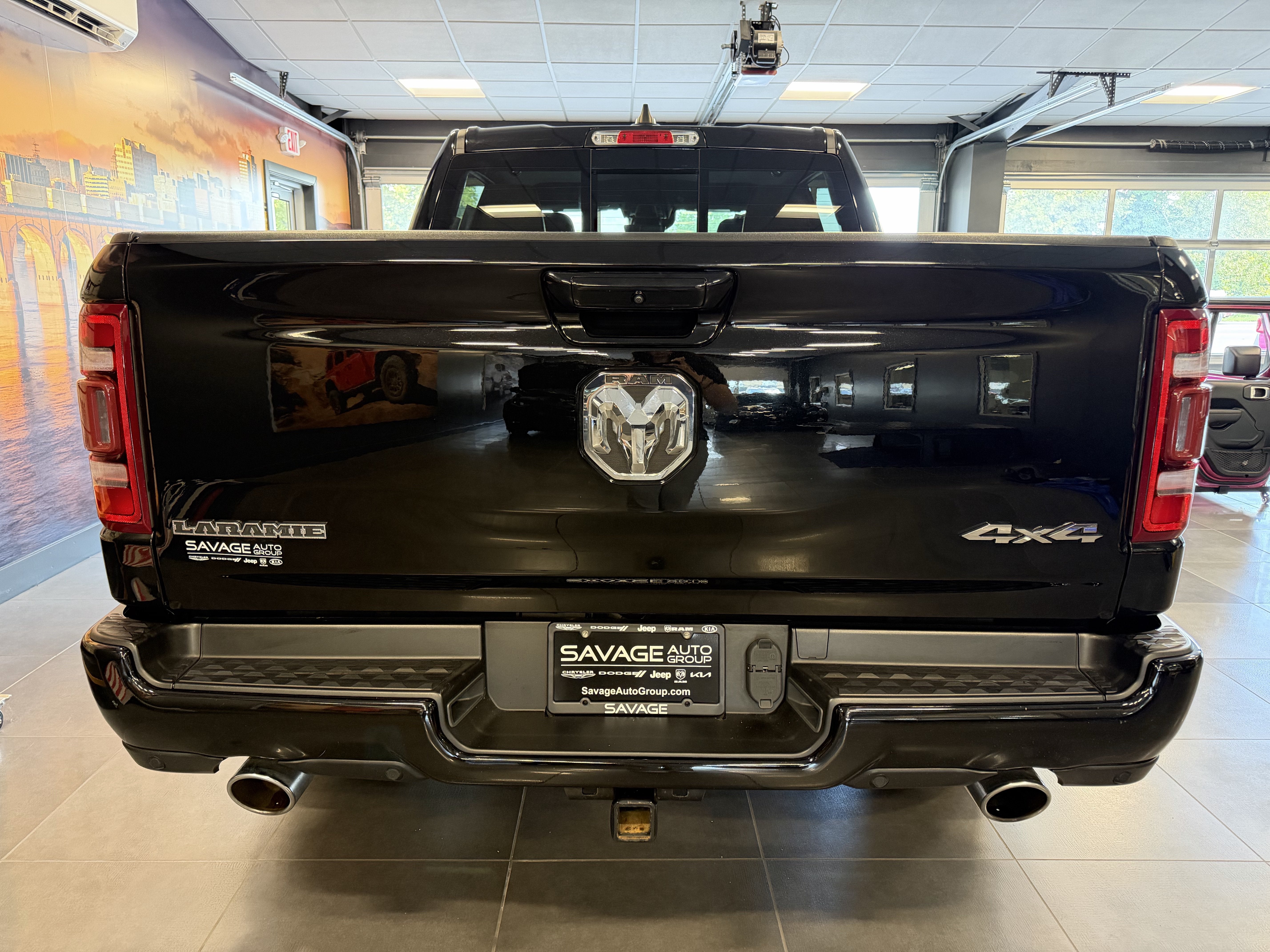 2023 RAM 1500 Laramie Crew Cab 4x4 5'7' Box