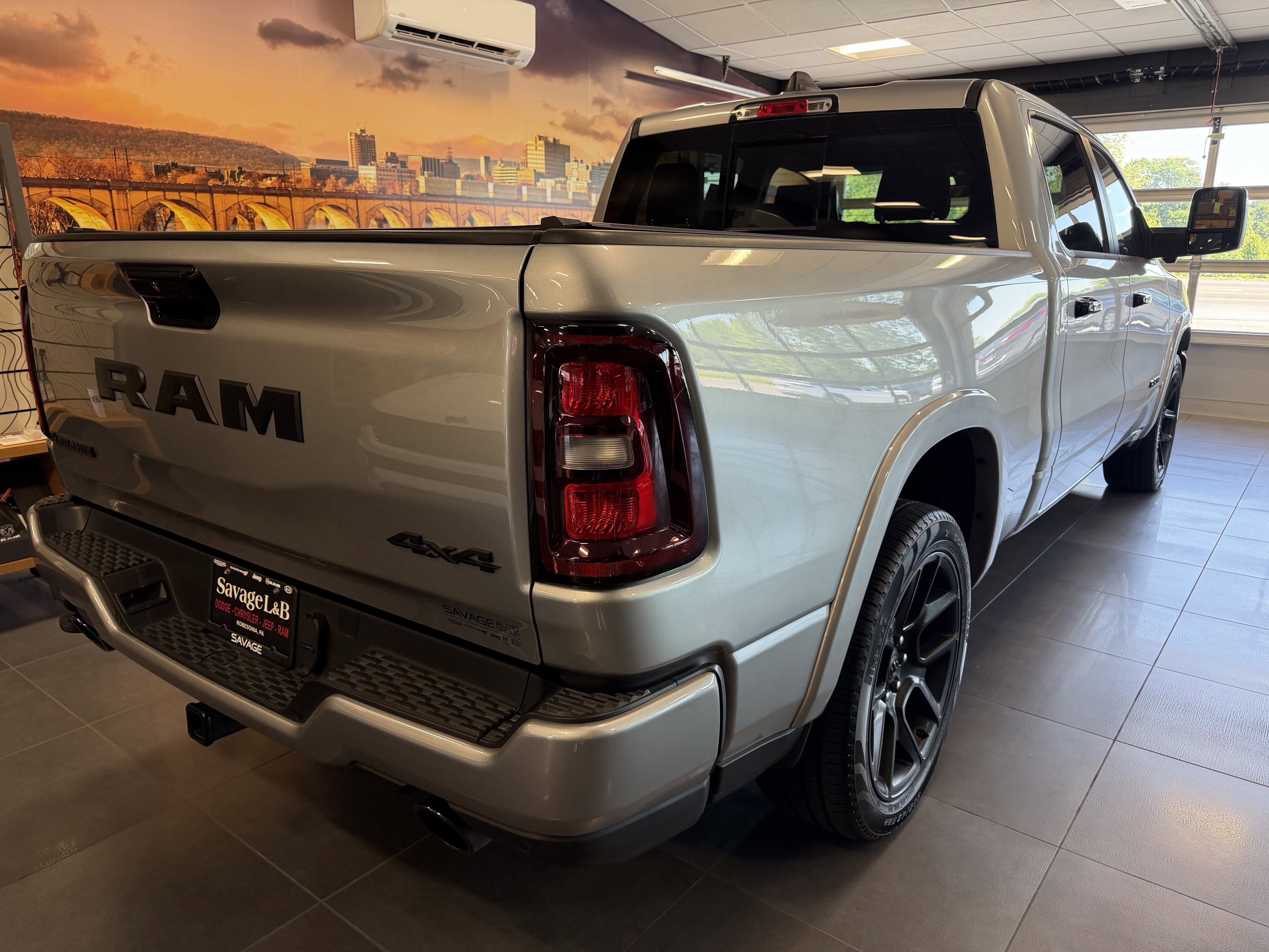 2025 RAM 1500 Laramie Crew Cab 4x4 6'4' Box