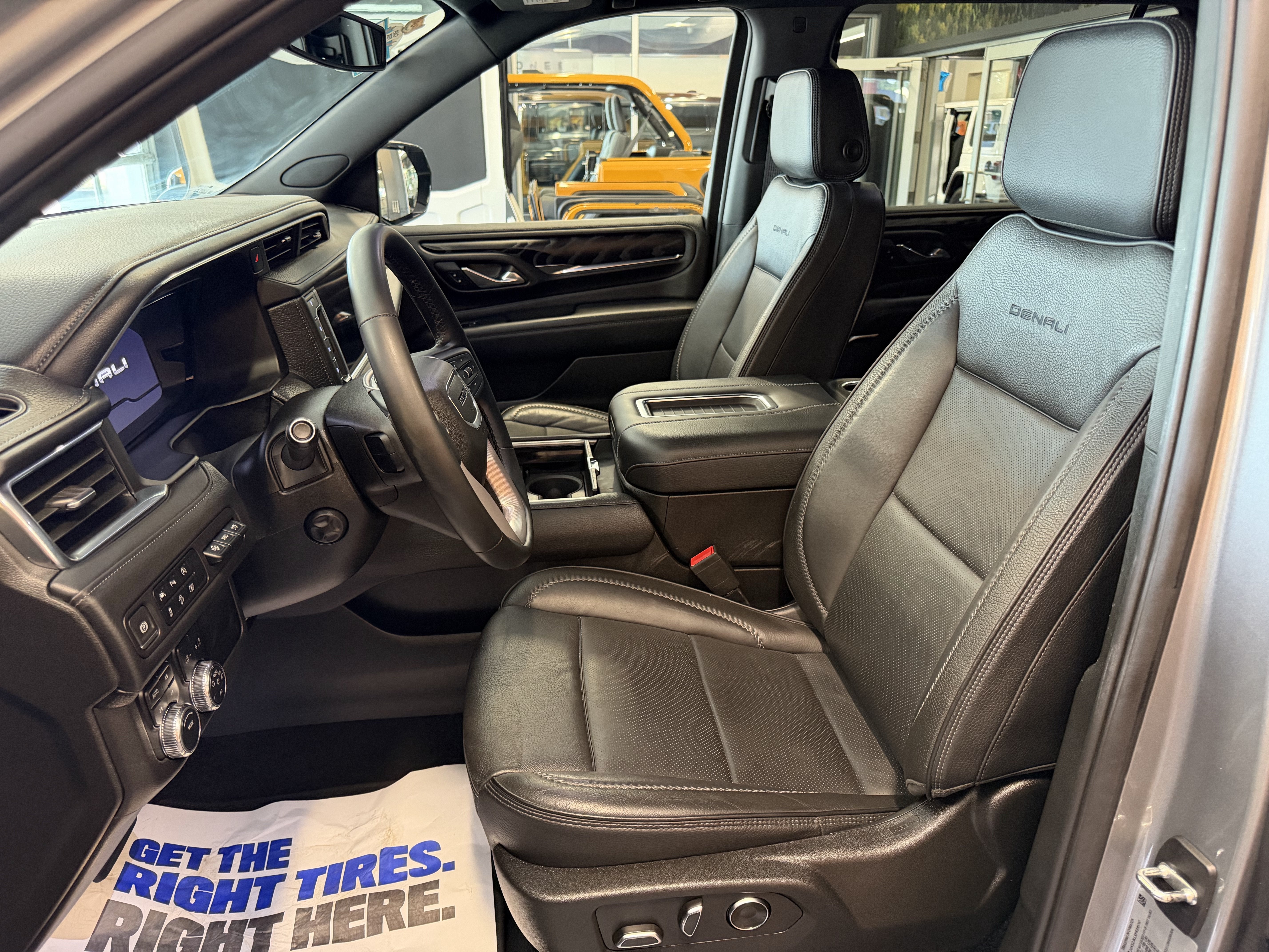 2023 GMC Yukon XL 4WD Denali