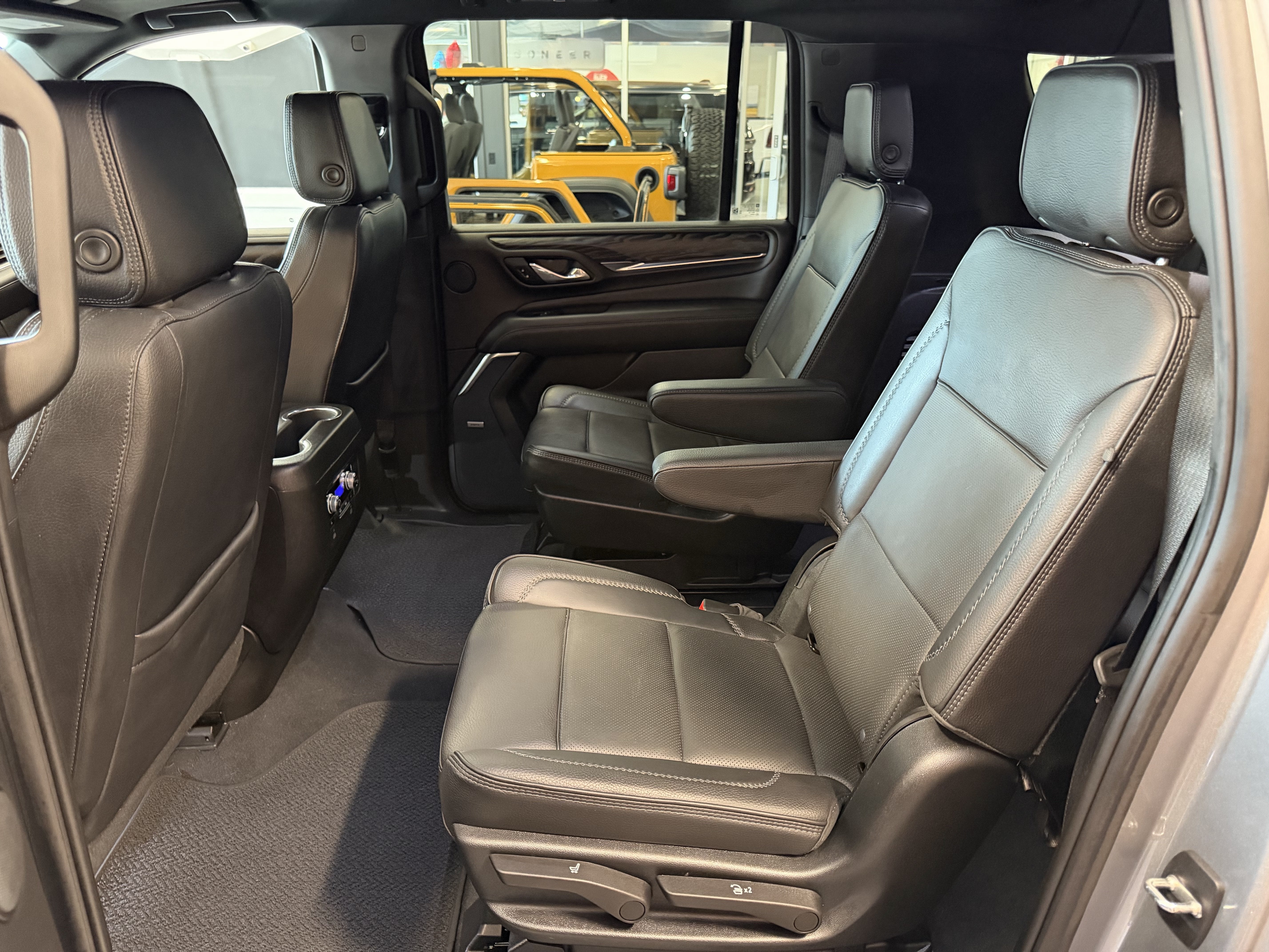 2023 GMC Yukon XL 4WD Denali