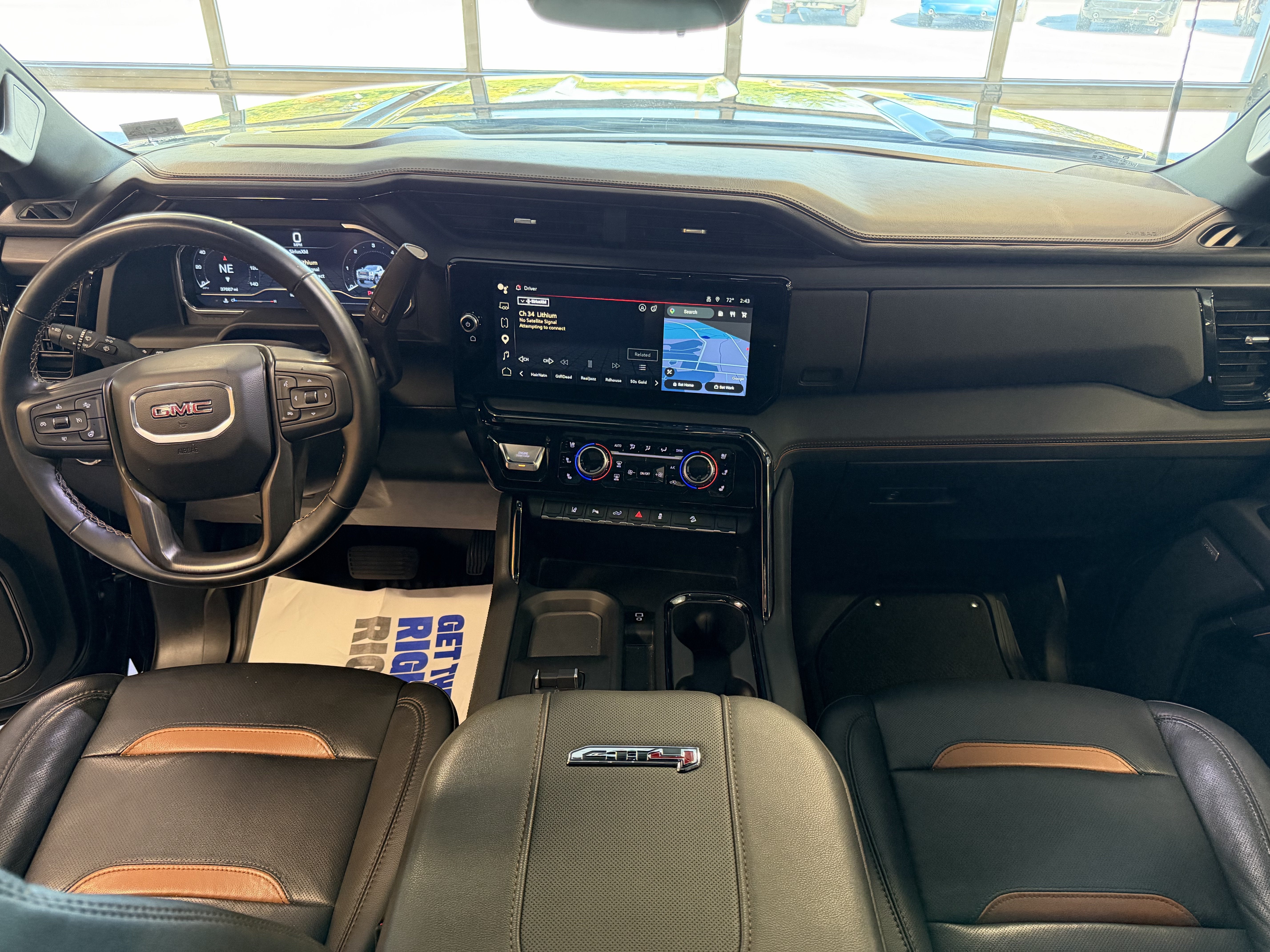 2025 GMC Sierra 2500HD 4WD Crew Cab Standard Bed AT4