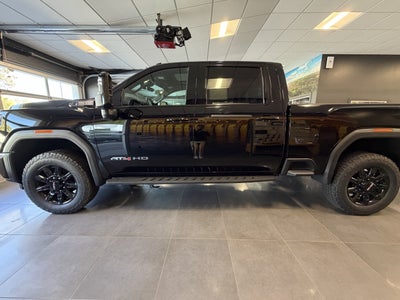 2025 GMC Sierra 2500HD 4WD Crew Cab Standard Bed AT4