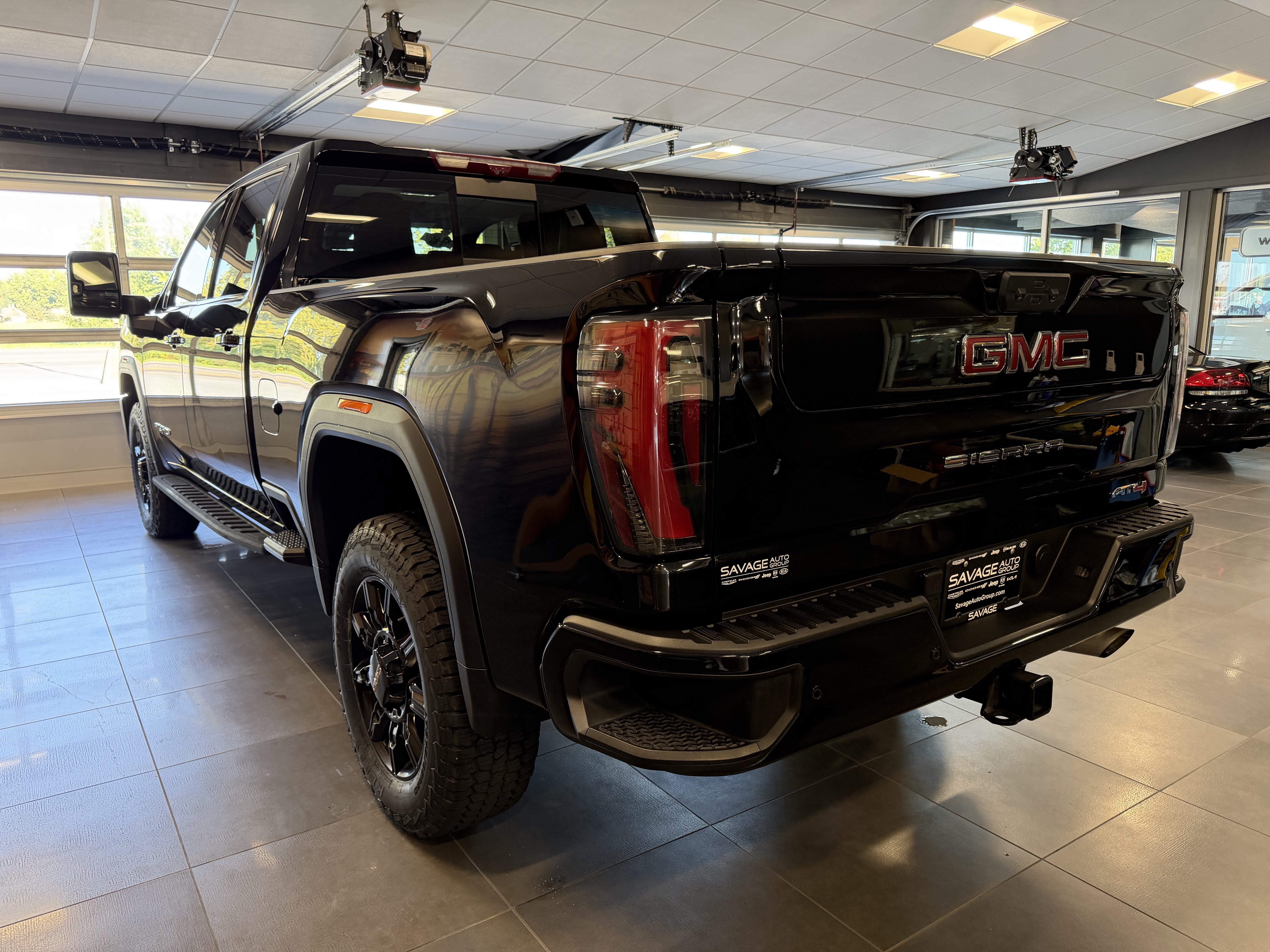 2025 GMC Sierra 2500HD 4WD Crew Cab Standard Bed AT4