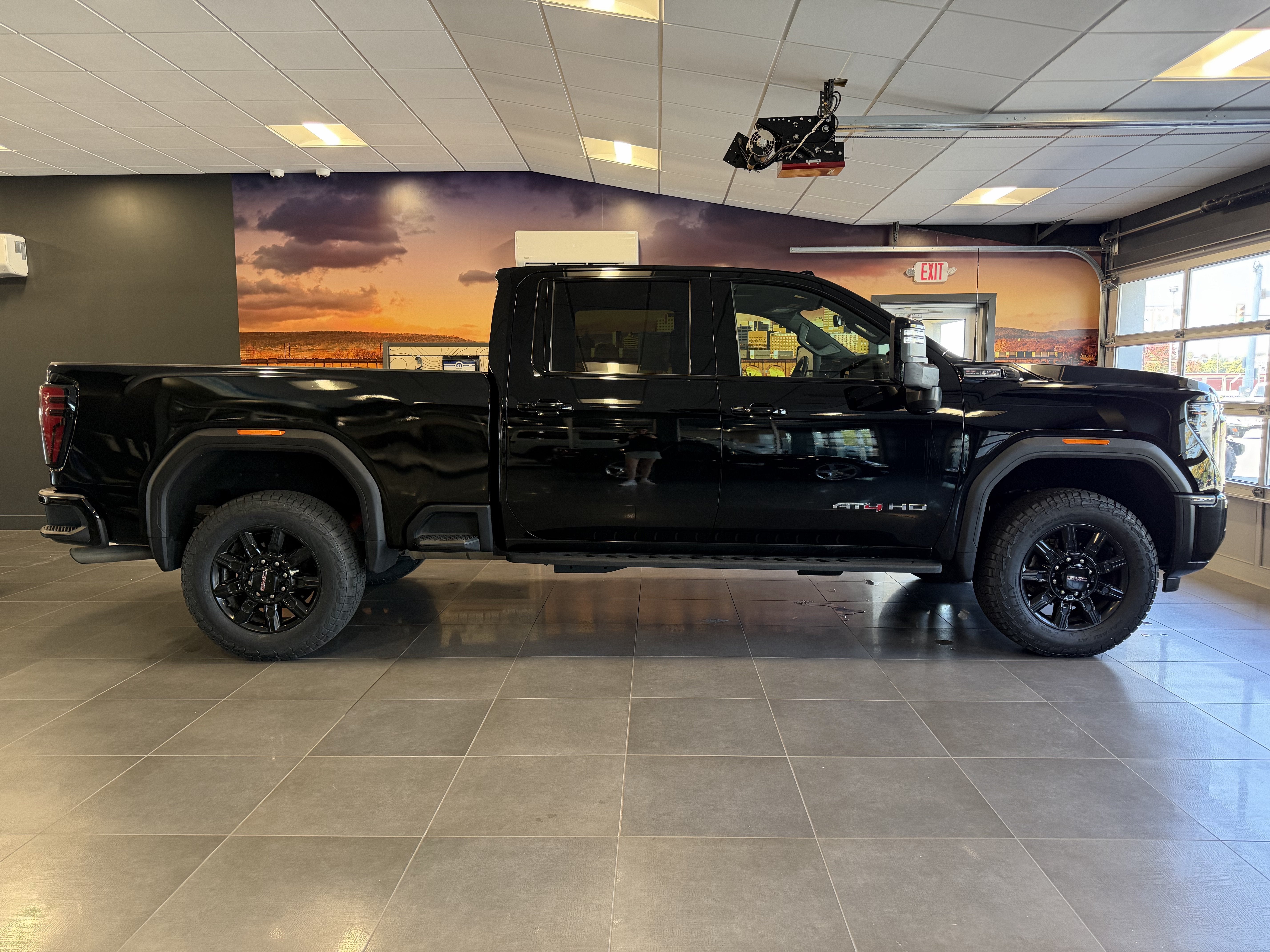 2025 GMC Sierra 2500HD 4WD Crew Cab Standard Bed AT4