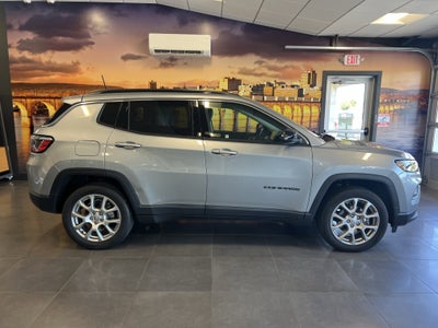 2022 Jeep Compass Latitude Lux 4x4
