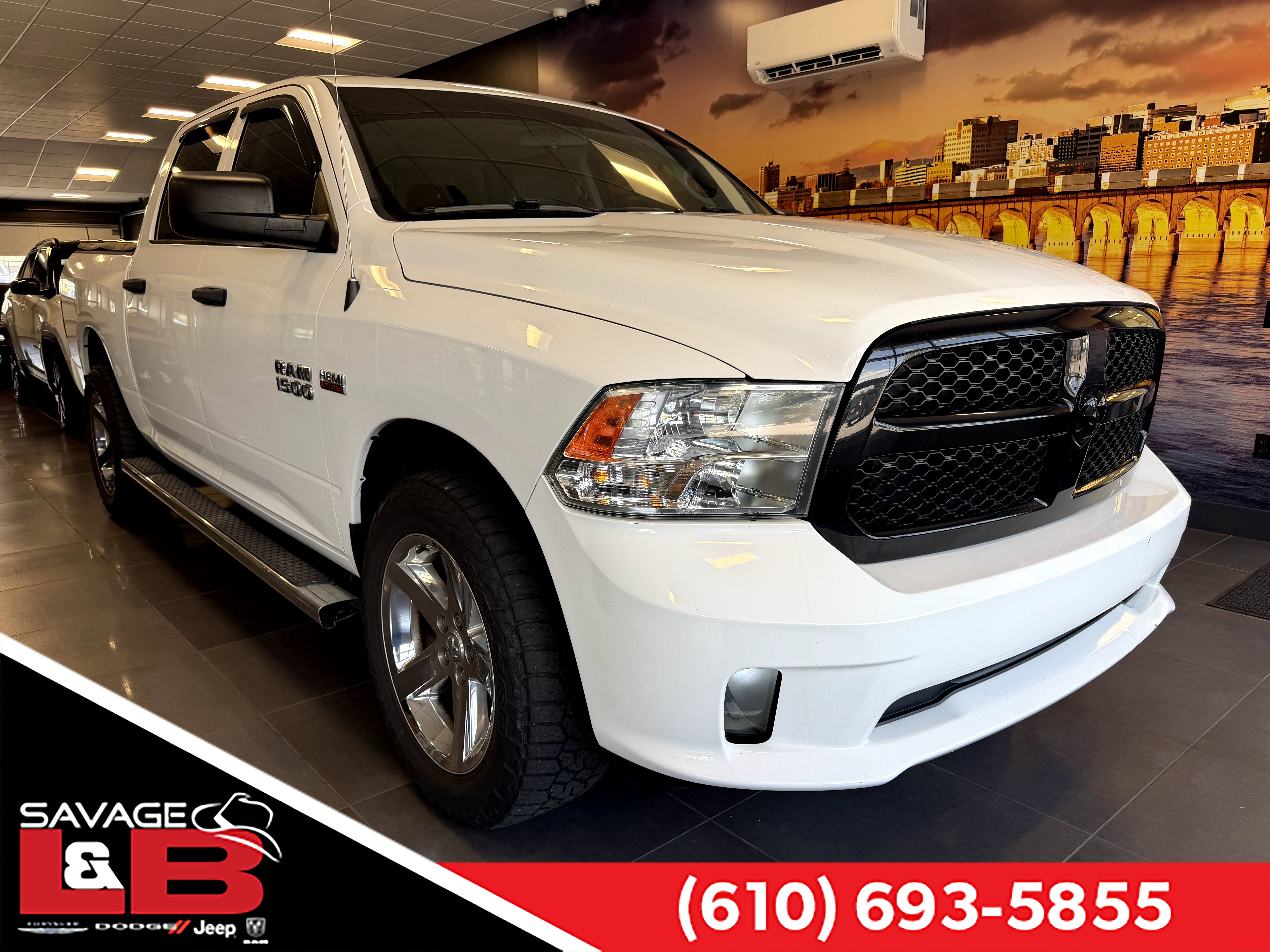 2017 RAM 1500 Express Crew Cab 4x4 5'7' Box