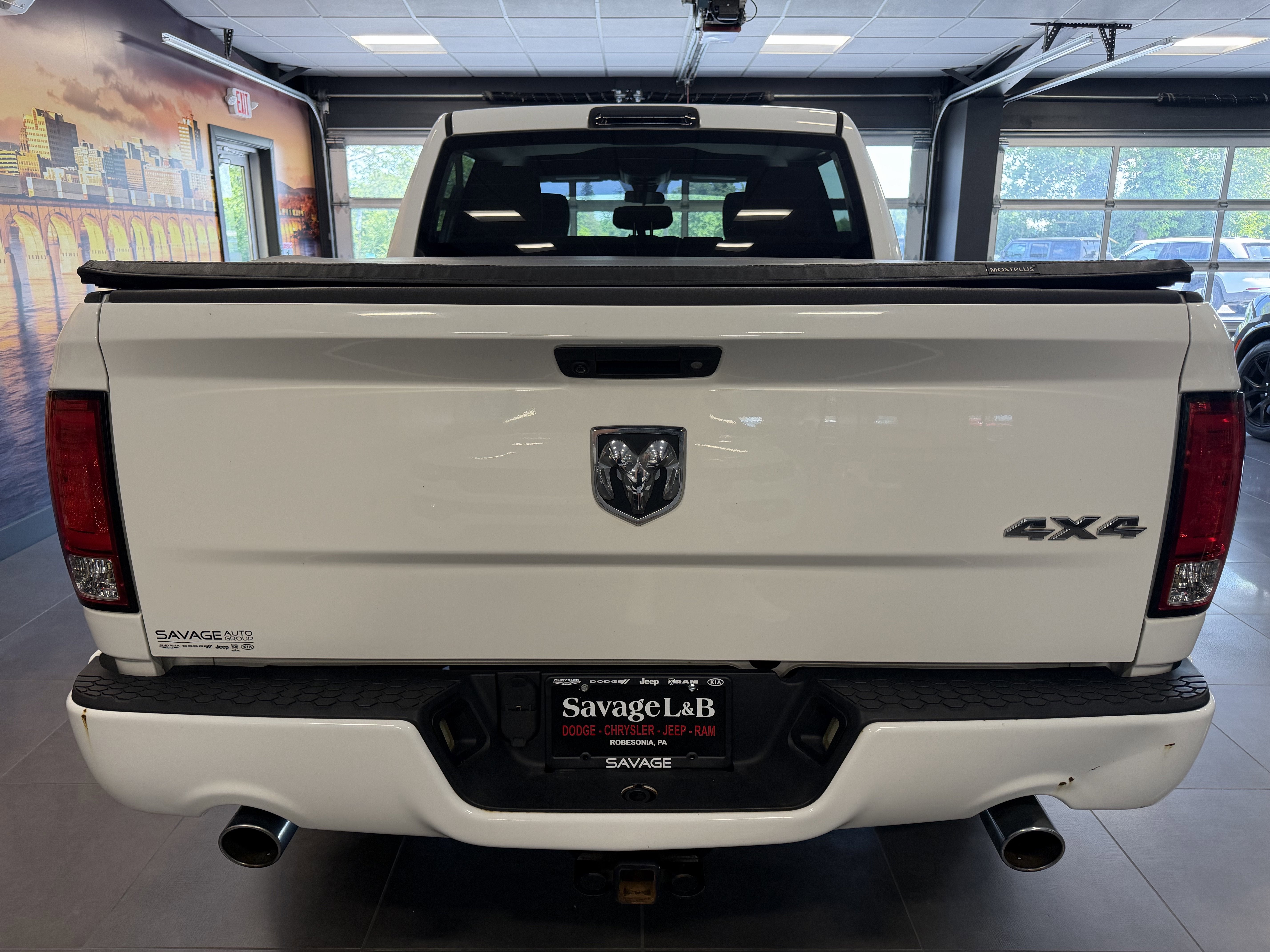 2017 RAM 1500 Express Crew Cab 4x4 5'7' Box