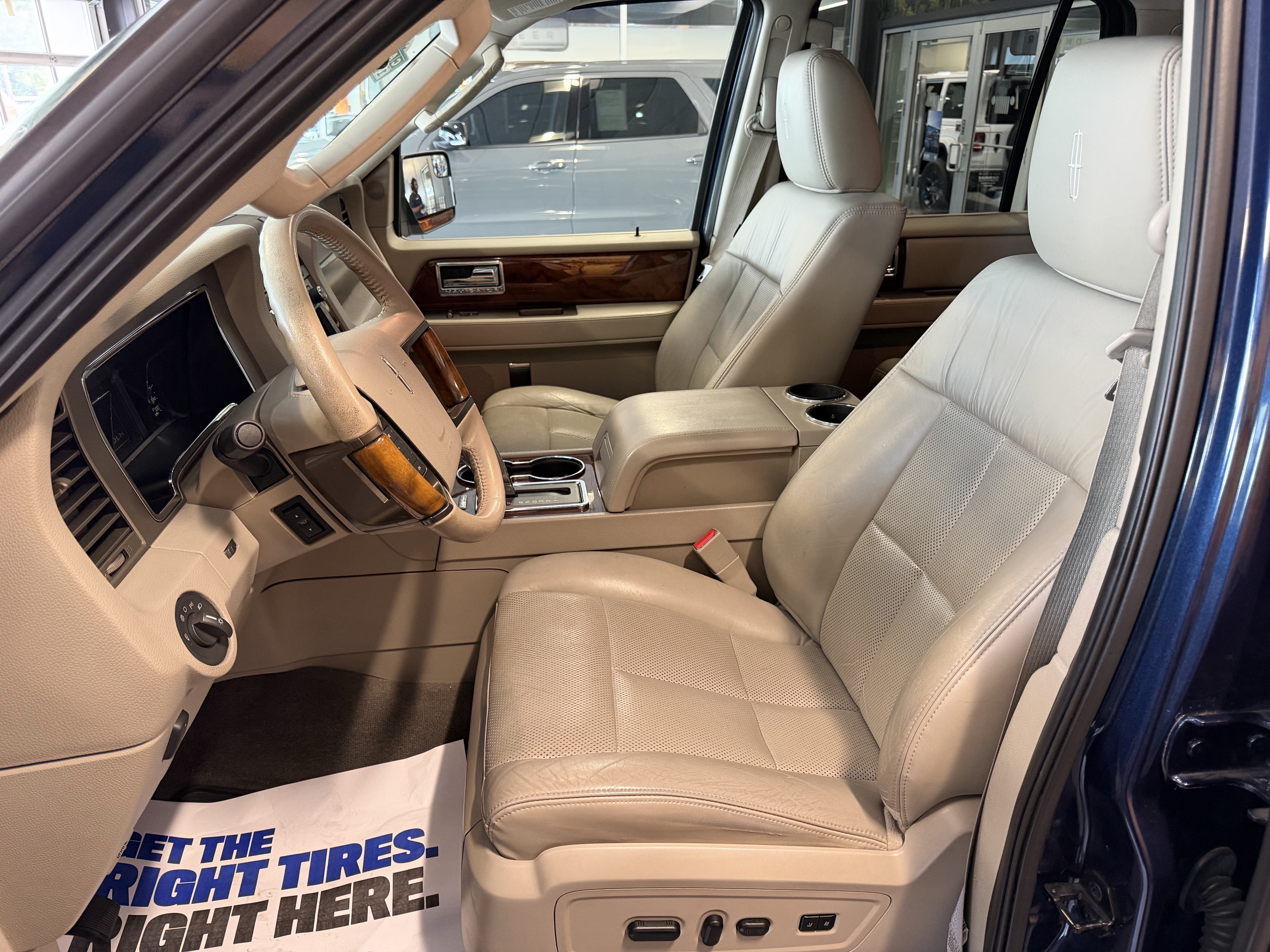 2014 Lincoln Navigator Base