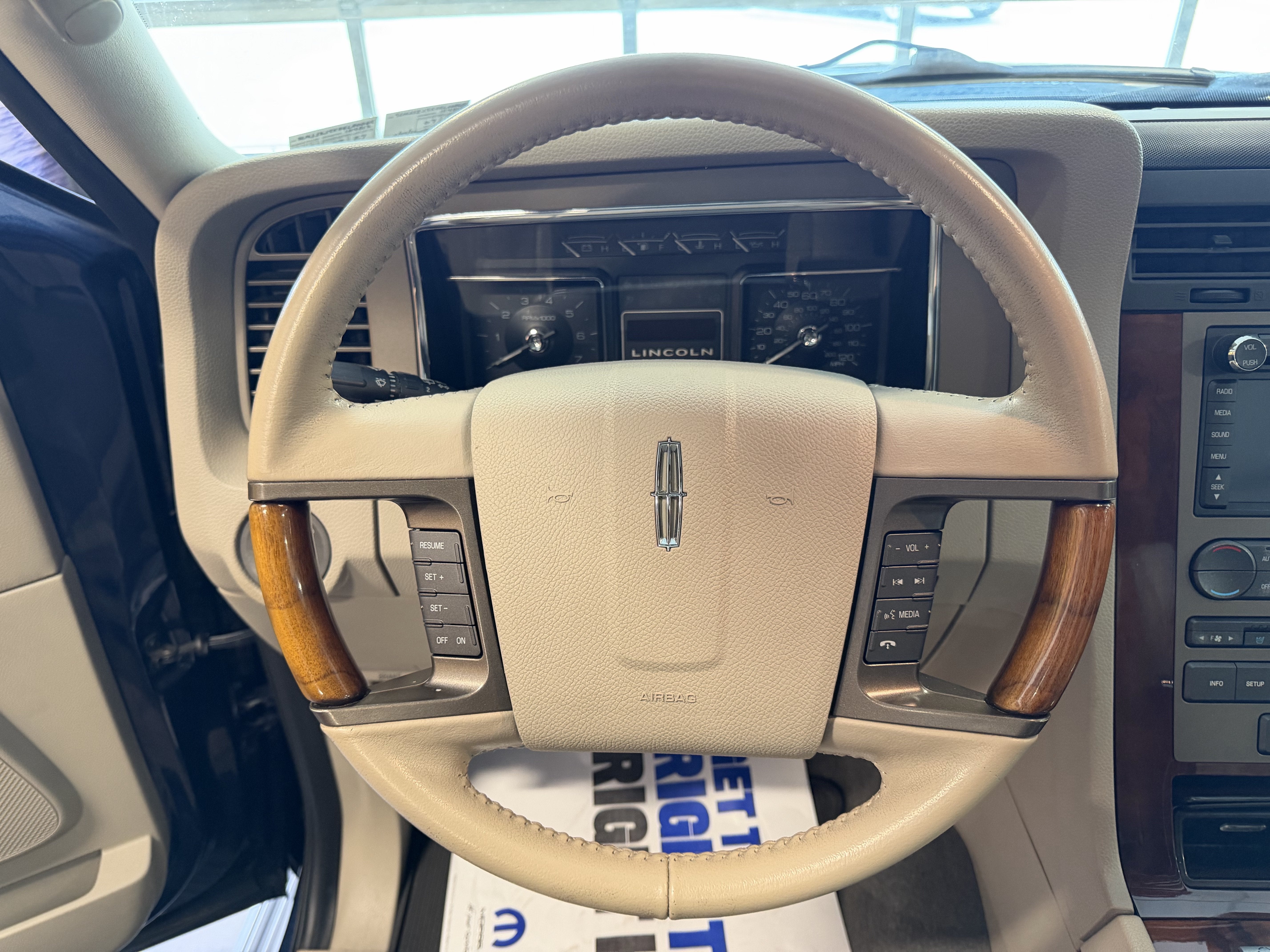 2014 Lincoln Navigator Base