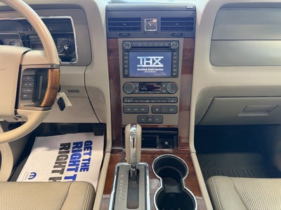 2014 Lincoln Navigator Base