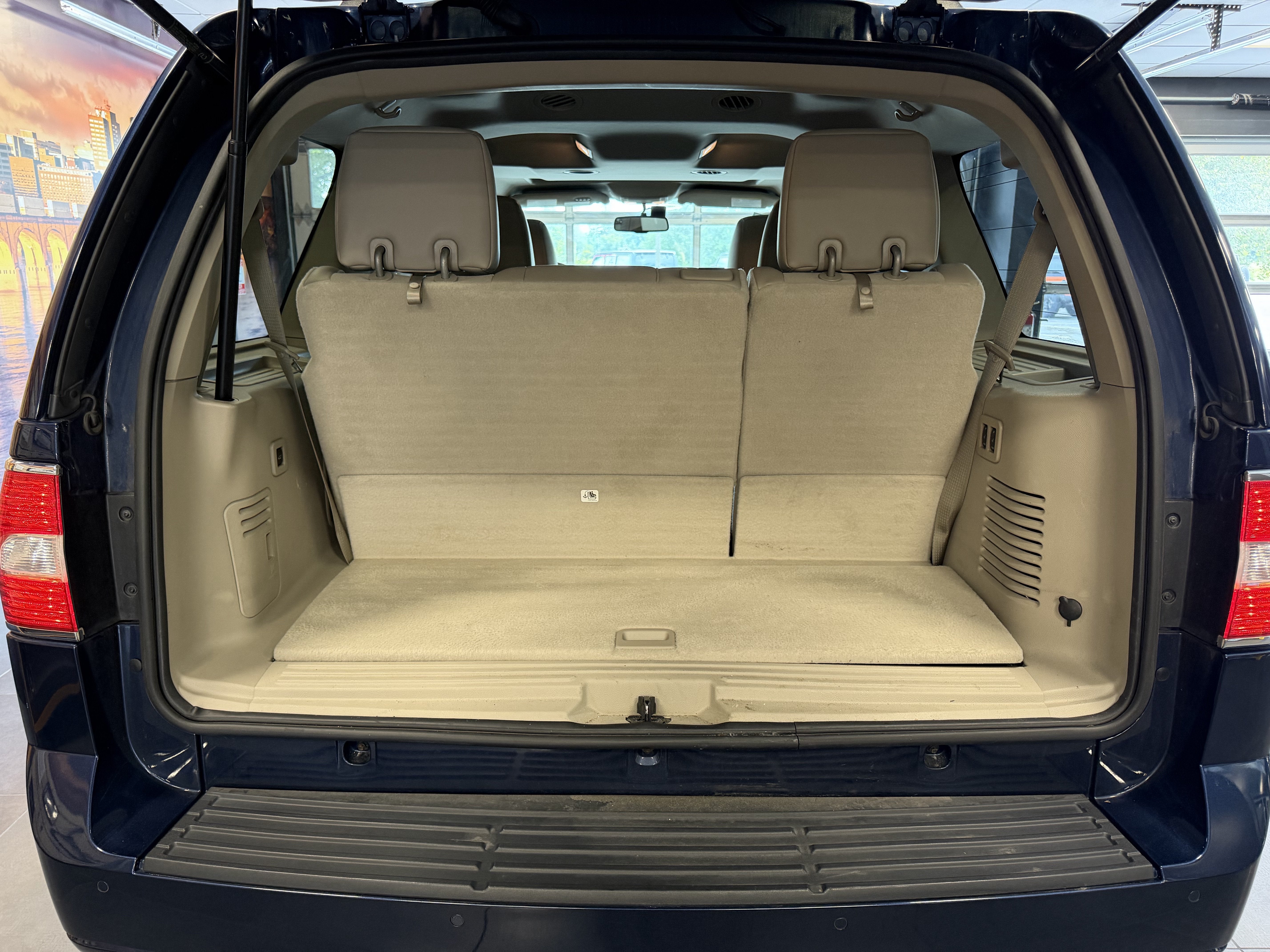 2014 Lincoln Navigator Base