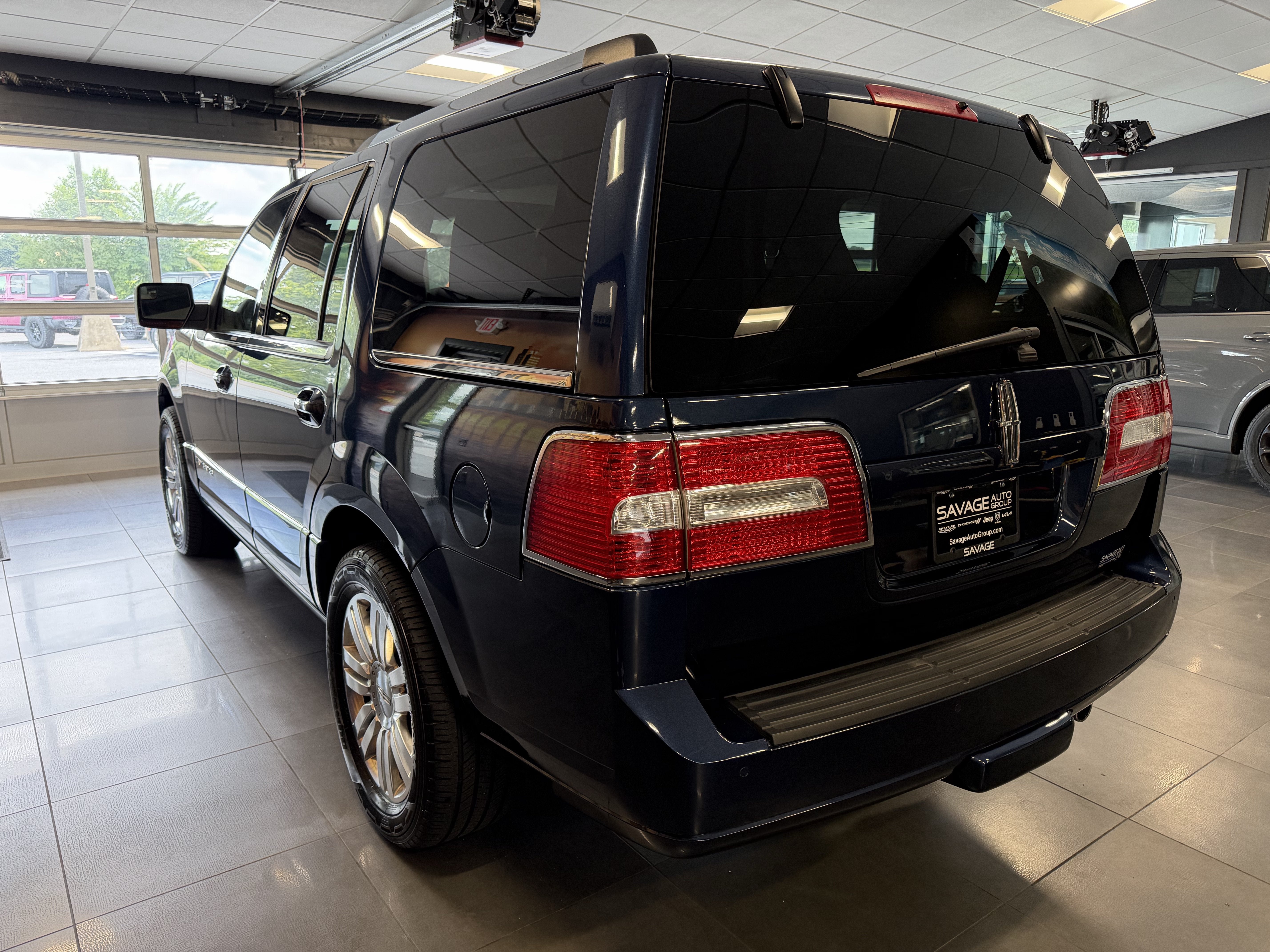 2014 Lincoln Navigator Base