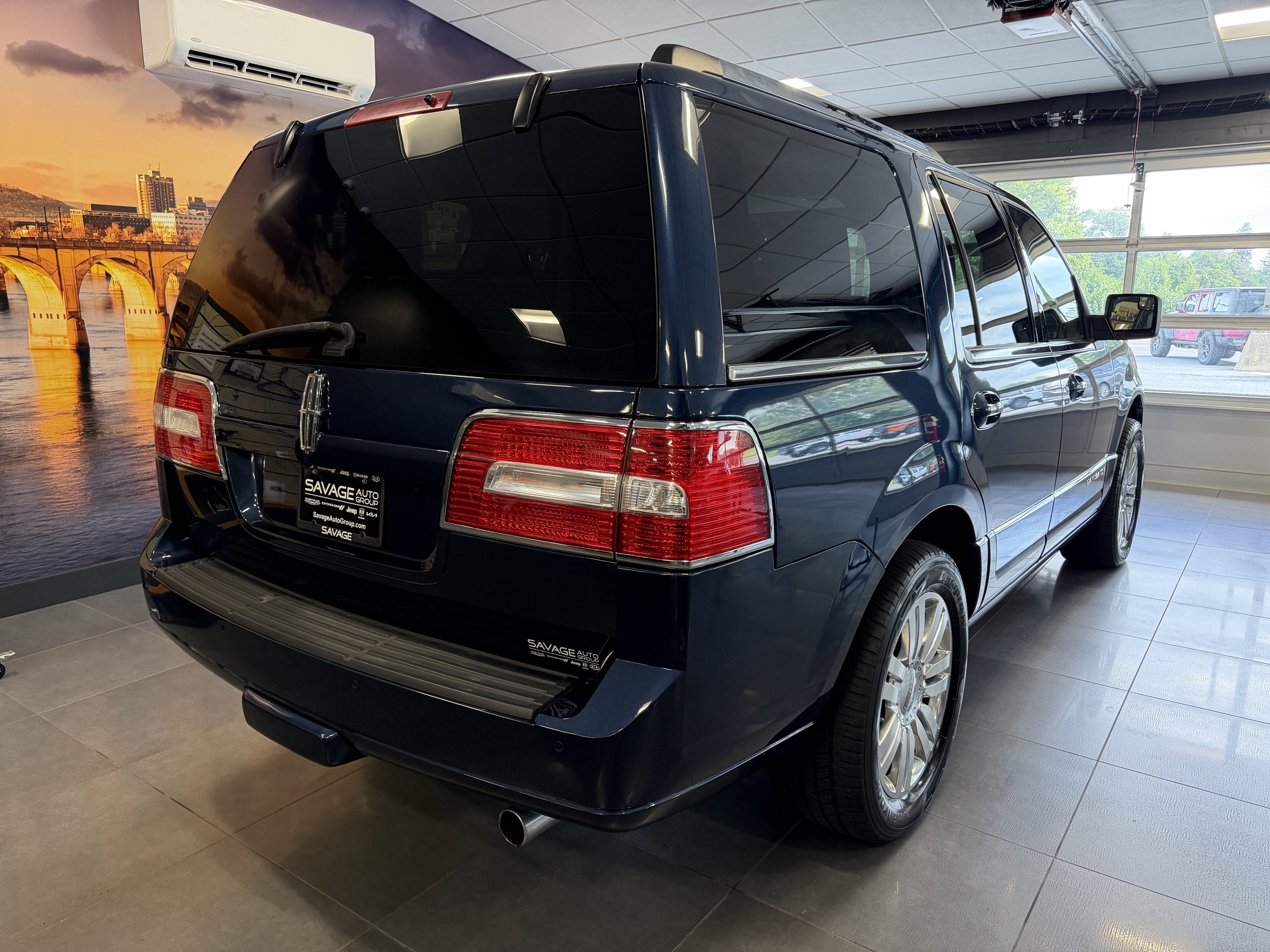 2014 Lincoln Navigator Base