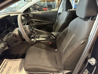 2022 Hyundai Elantra SE