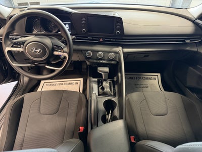 2022 Hyundai Elantra SE