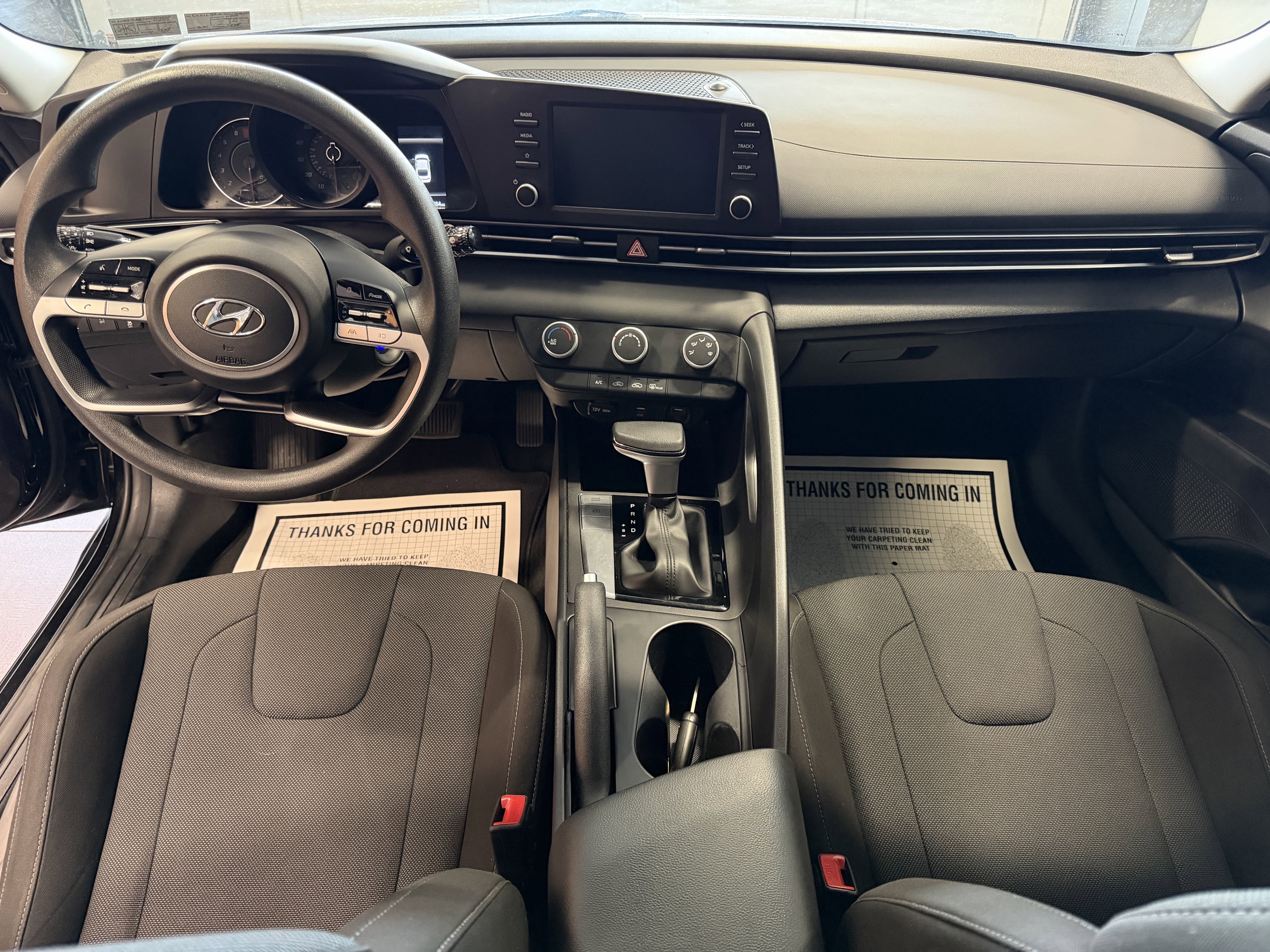 2022 Hyundai Elantra SE