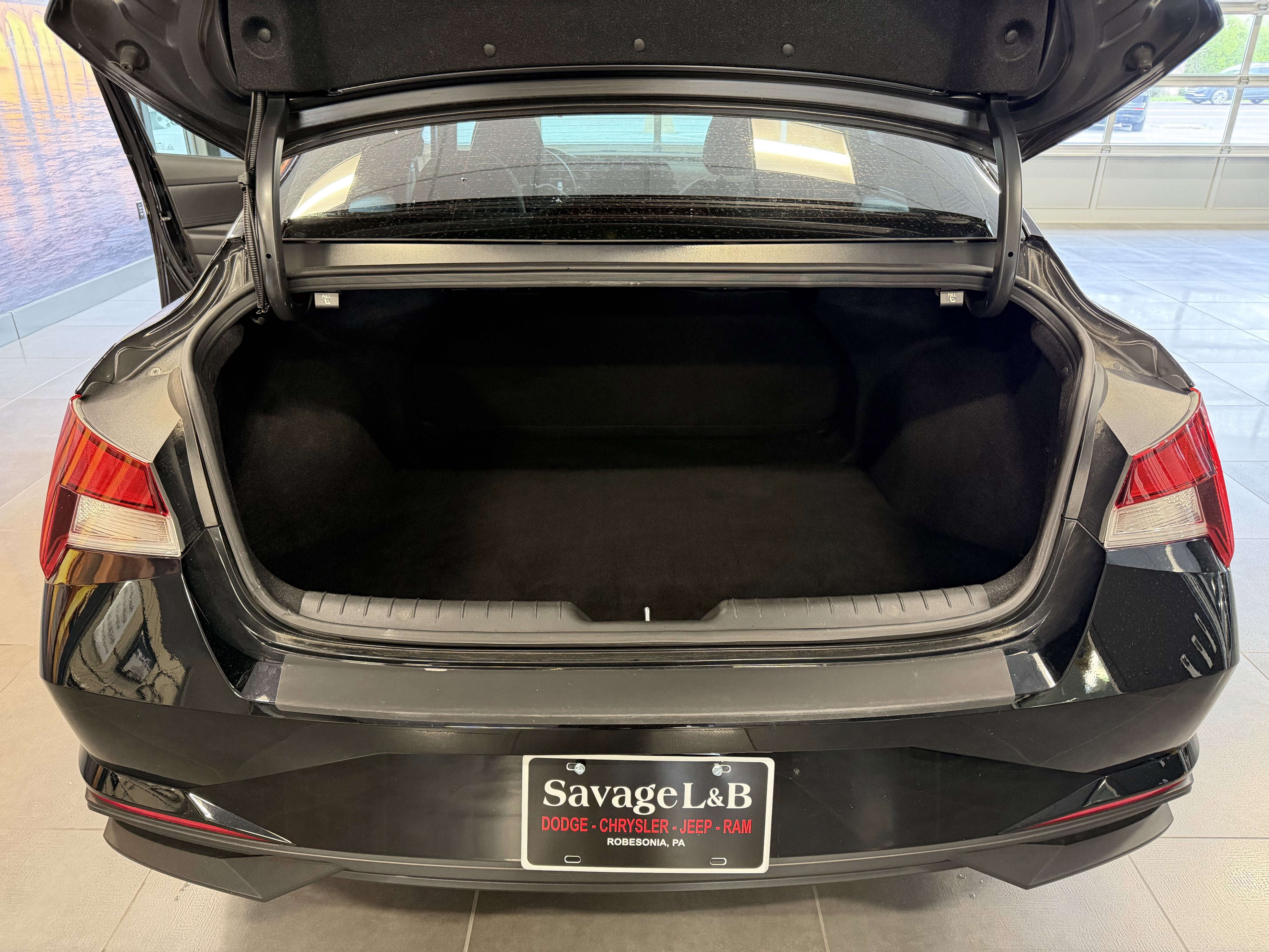 2022 Hyundai Elantra SE